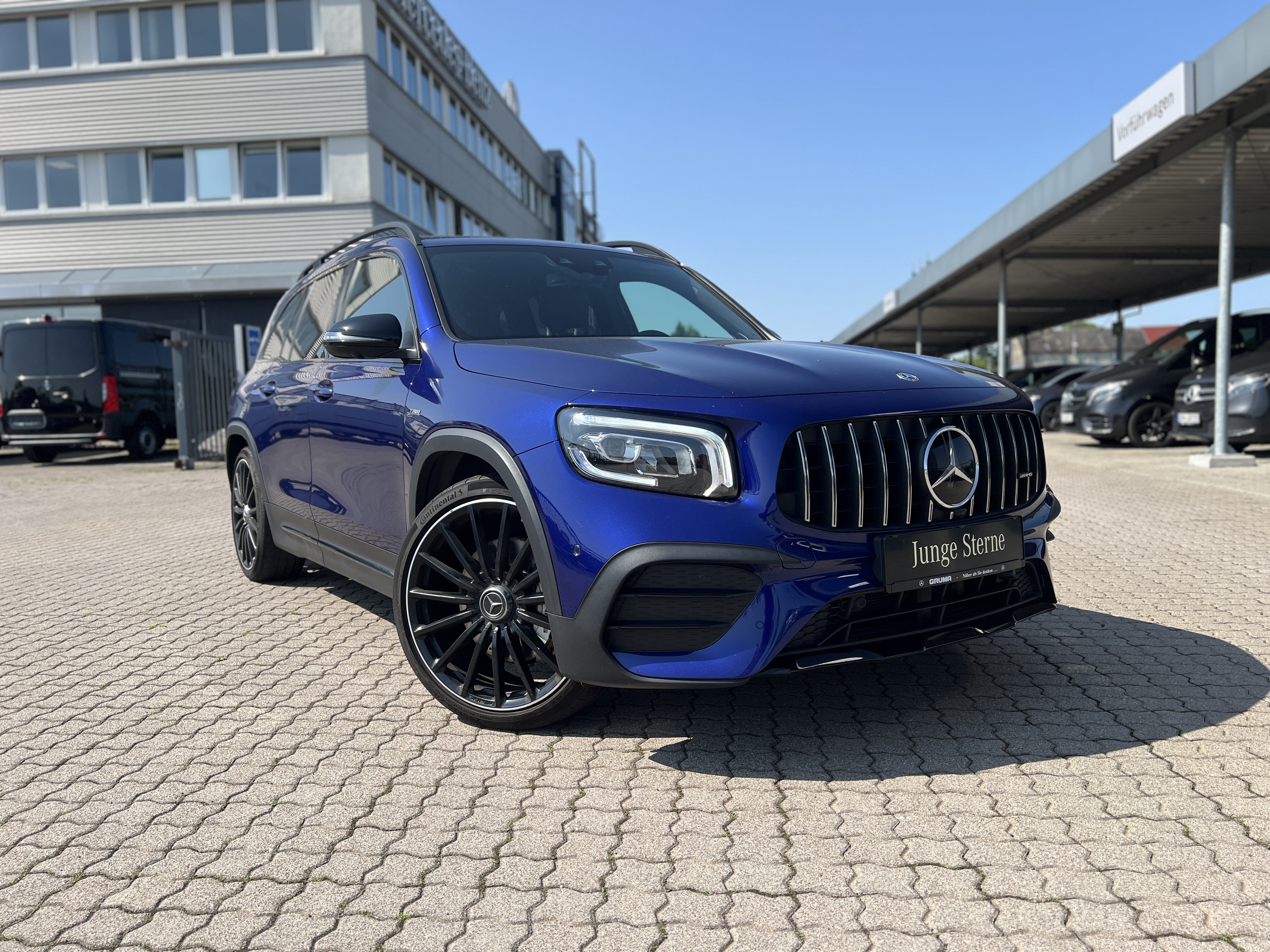 Mercedes-Benz GLB 35 AMG Mercedes-AMG GLB 35 4M