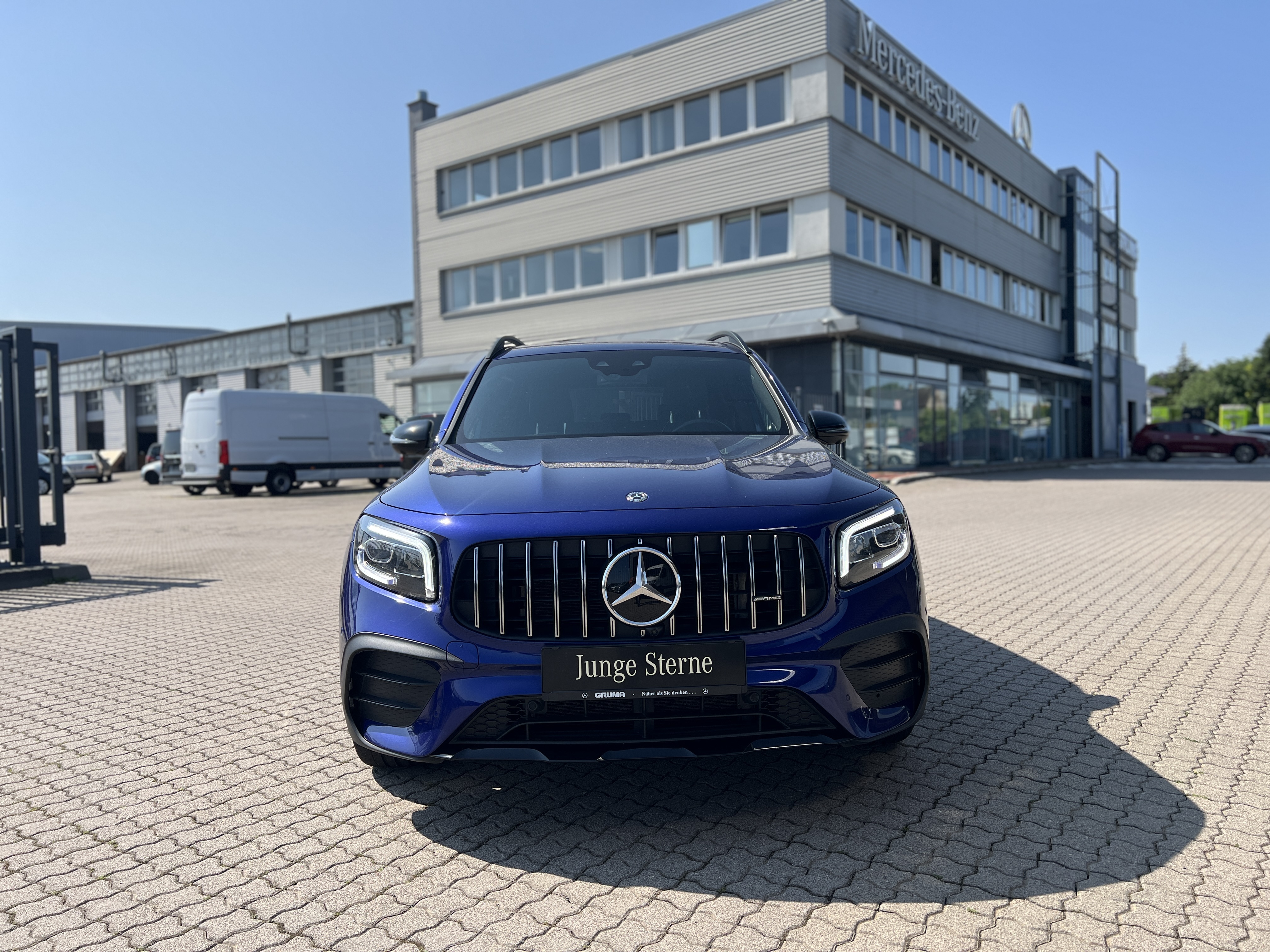 Mercedes-Benz GLB 35 AMG Mercedes-AMG GLB 35 4M