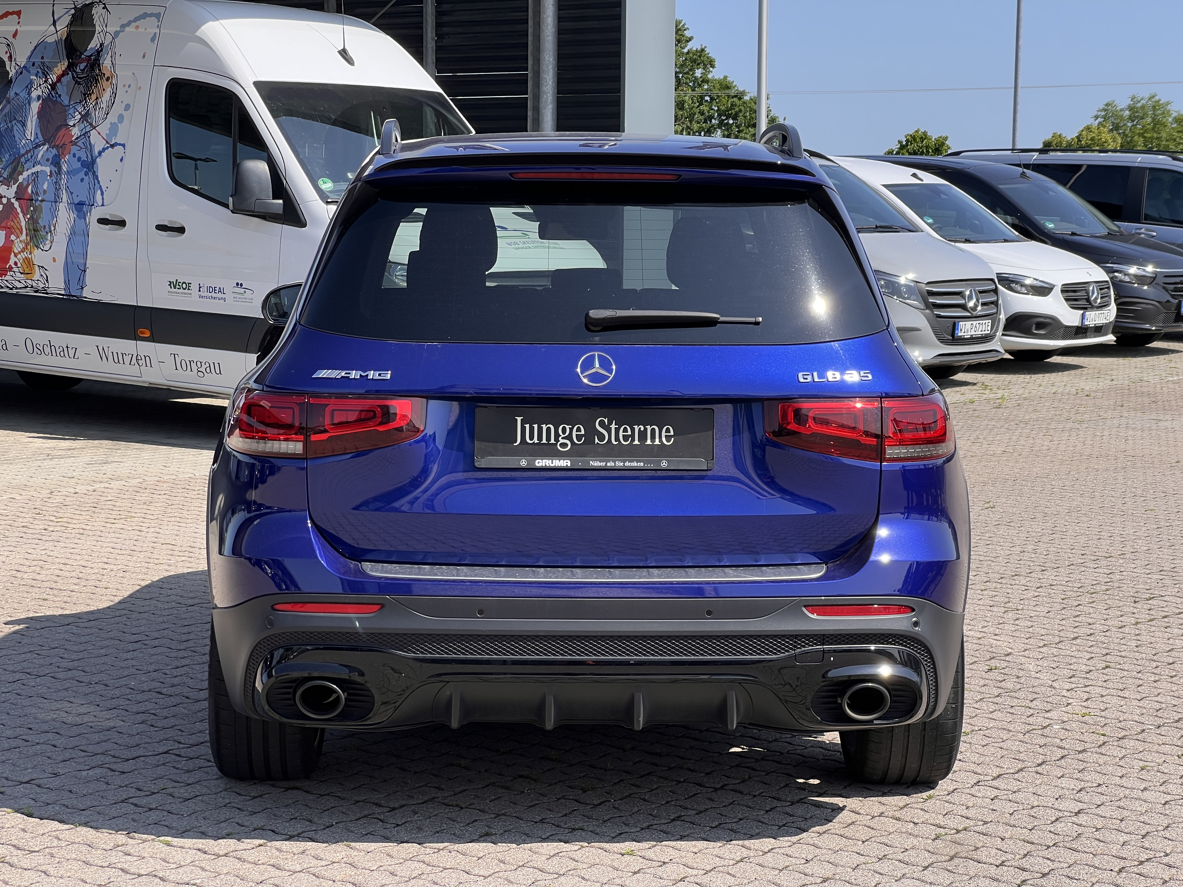 Mercedes-Benz GLB 35 AMG Mercedes-AMG GLB 35 4M