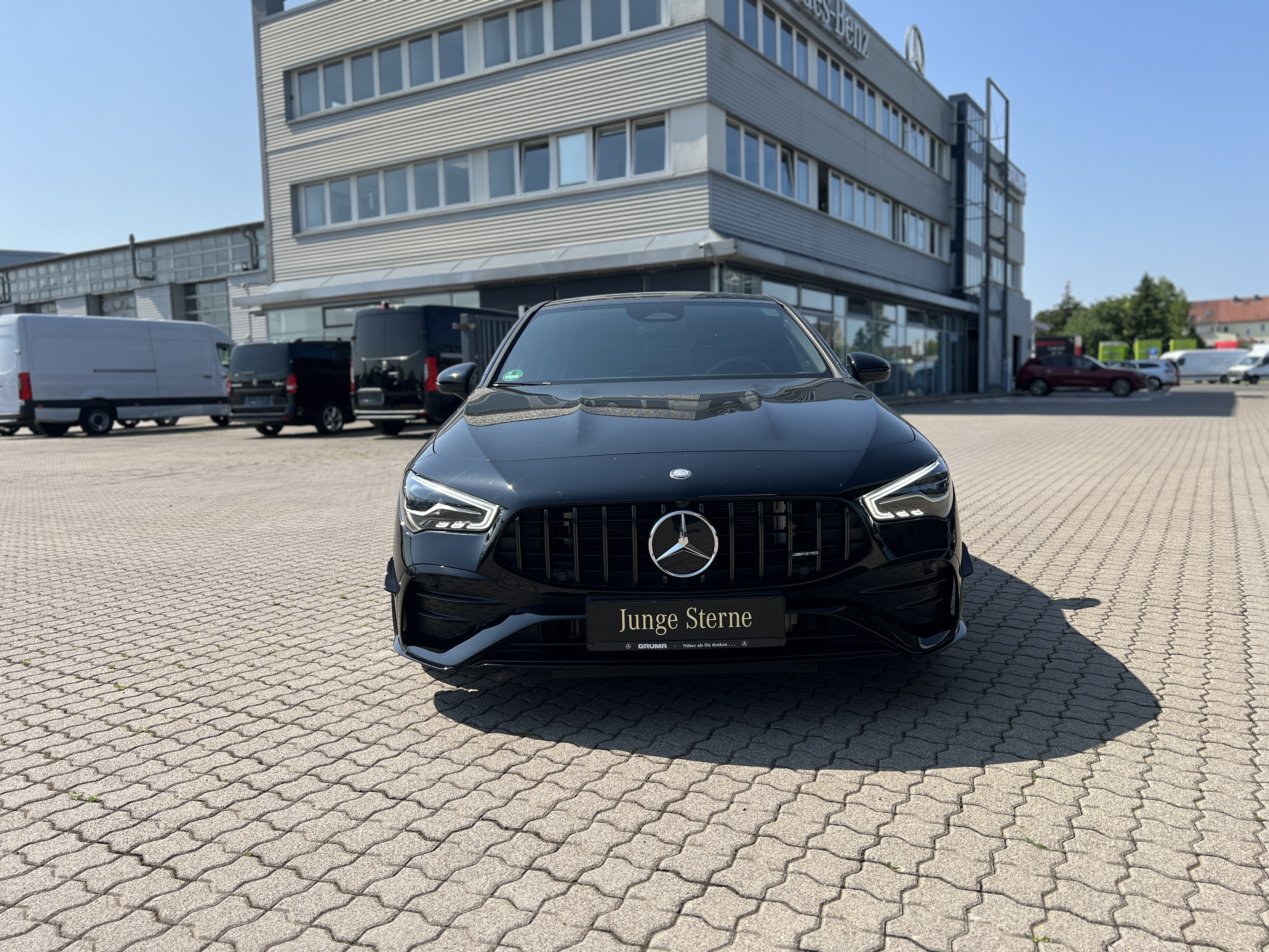 Mercedes-Benz CLA 35 AMG Shooting Brake Mercedes-AMG CLA 35 4M SB