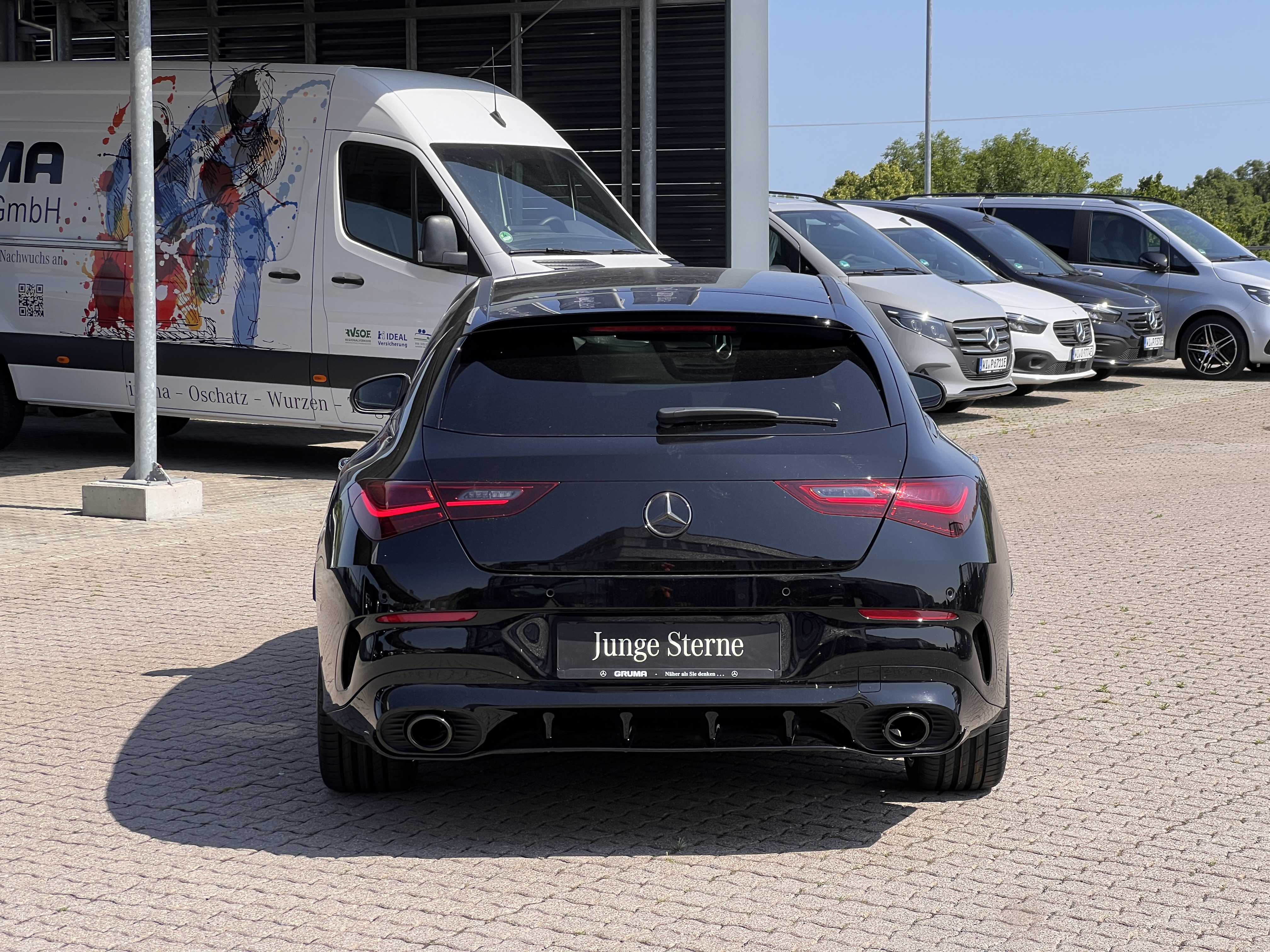 Mercedes-Benz CLA 35 AMG Shooting Brake Mercedes-AMG CLA 35 4M SB