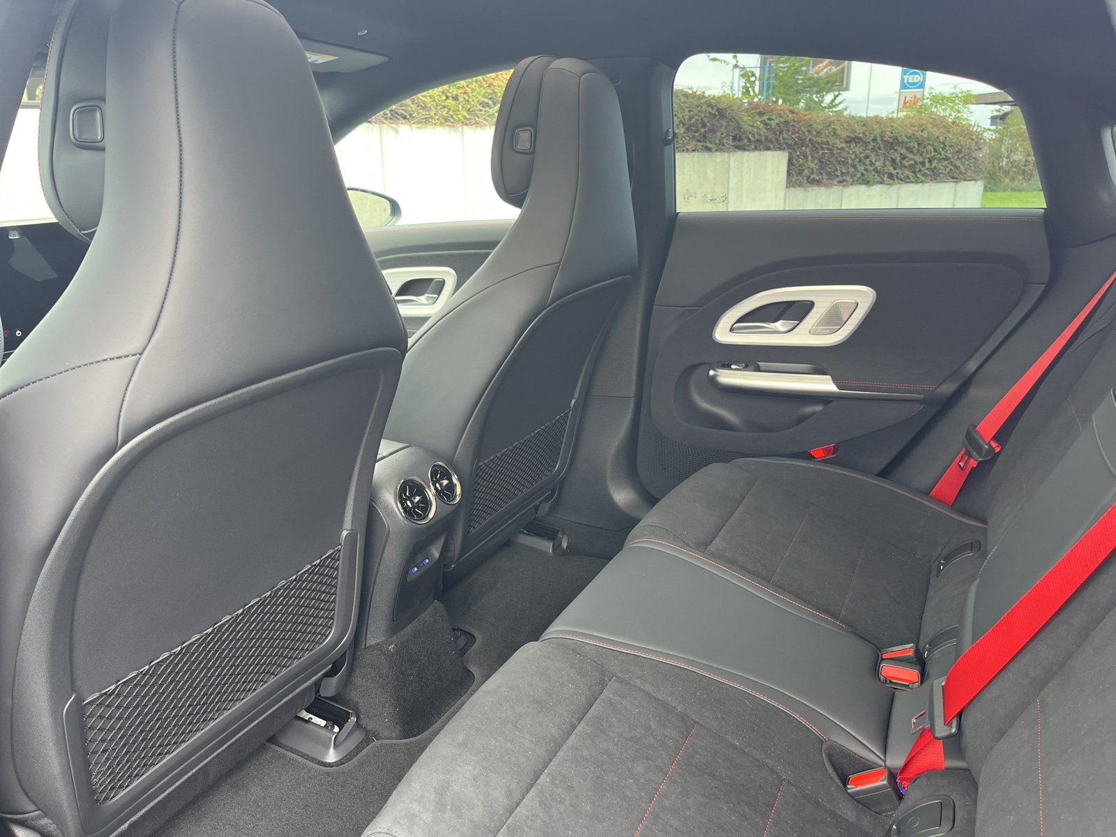 Mercedes-Benz CLA 250 +