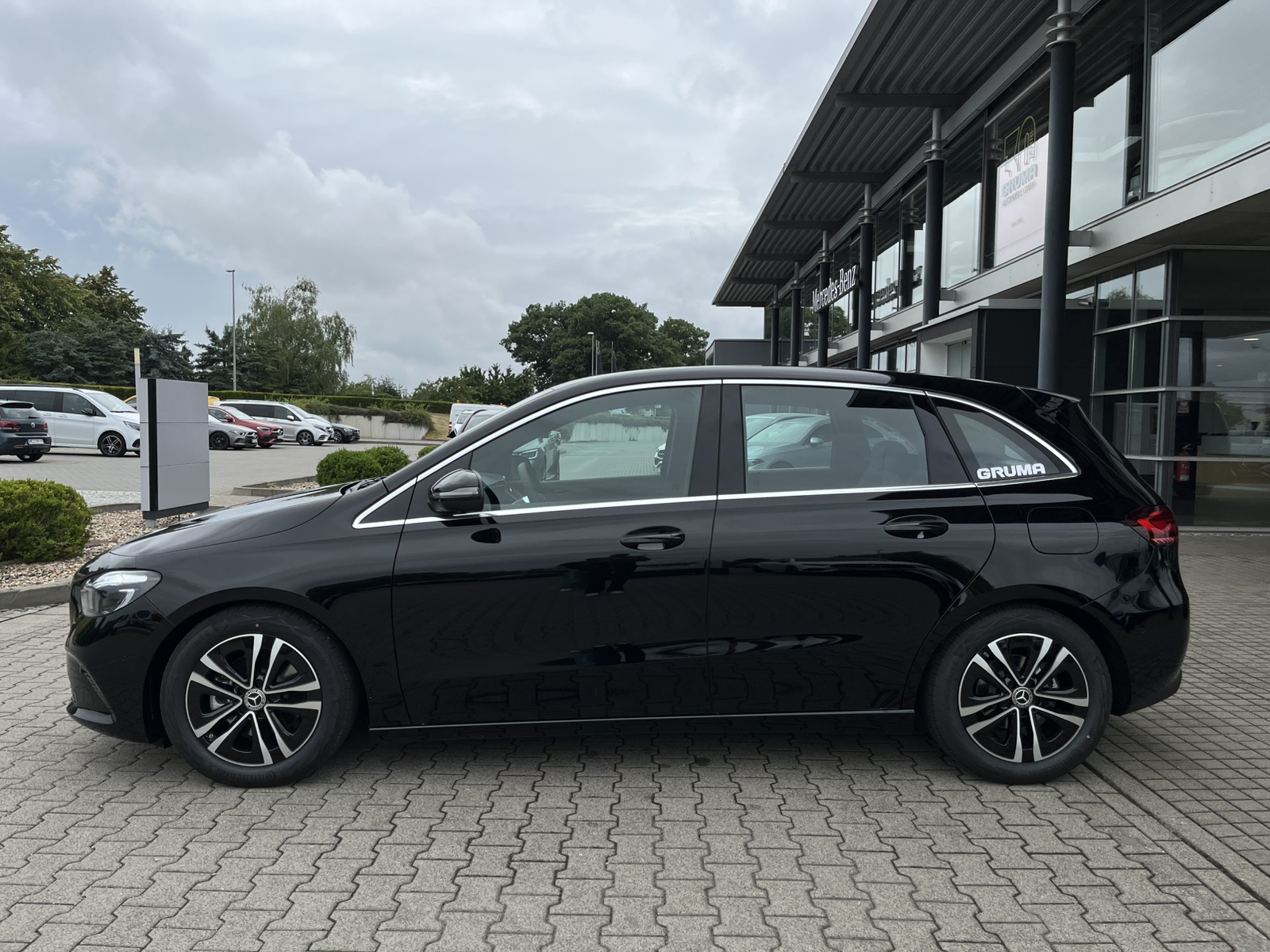 Mercedes-Benz B 180 