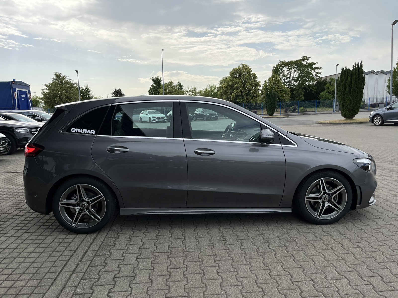 Mercedes-Benz B 180 