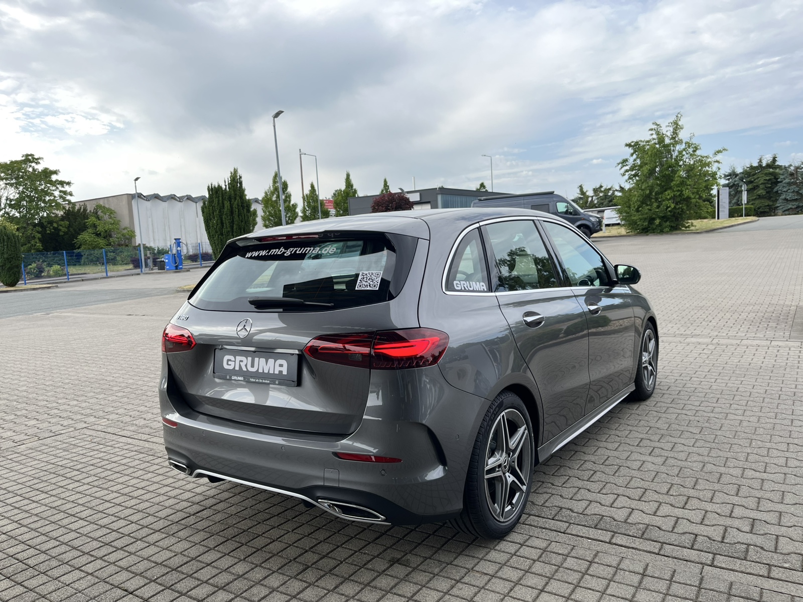 Mercedes-Benz B 180 
