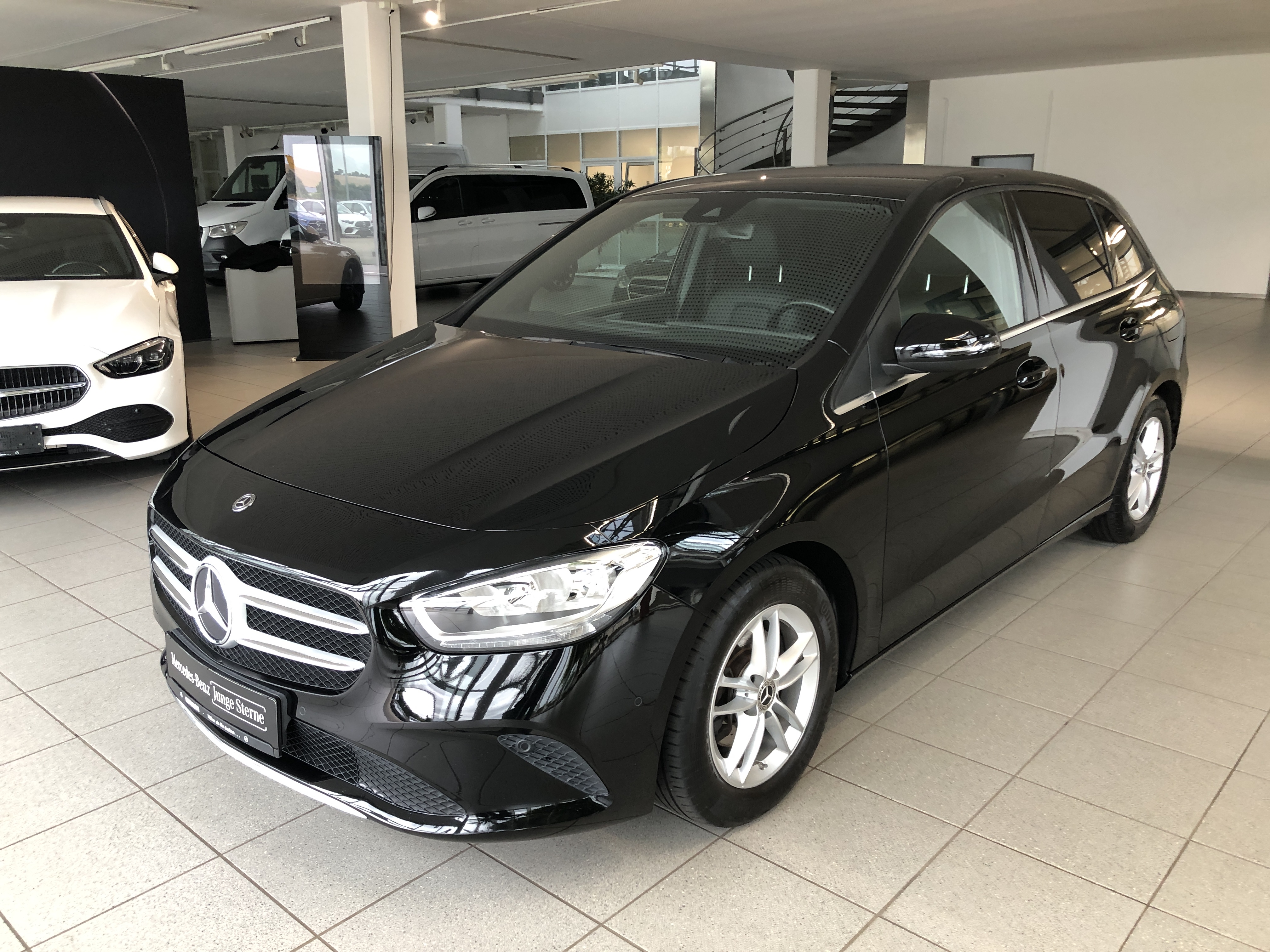 Mercedes-Benz B 180 