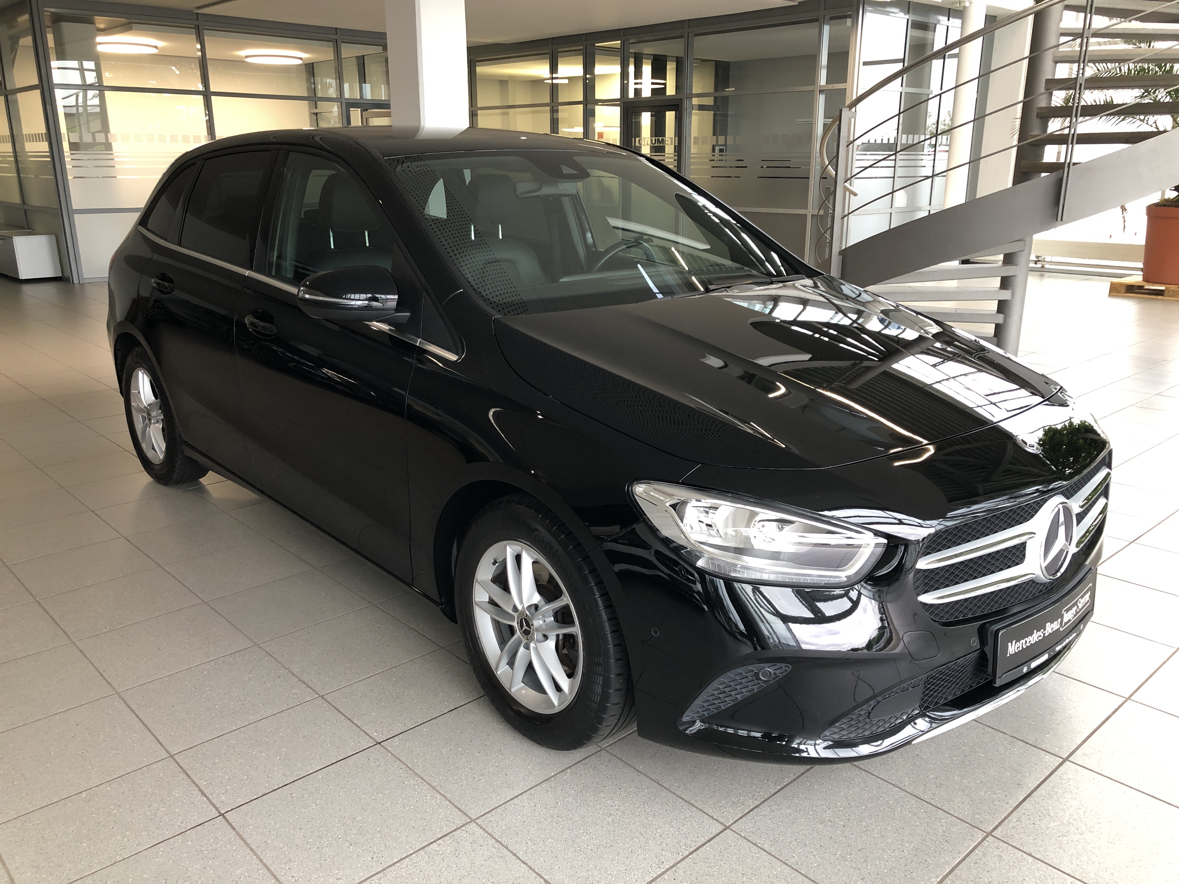 Mercedes-Benz B 180 