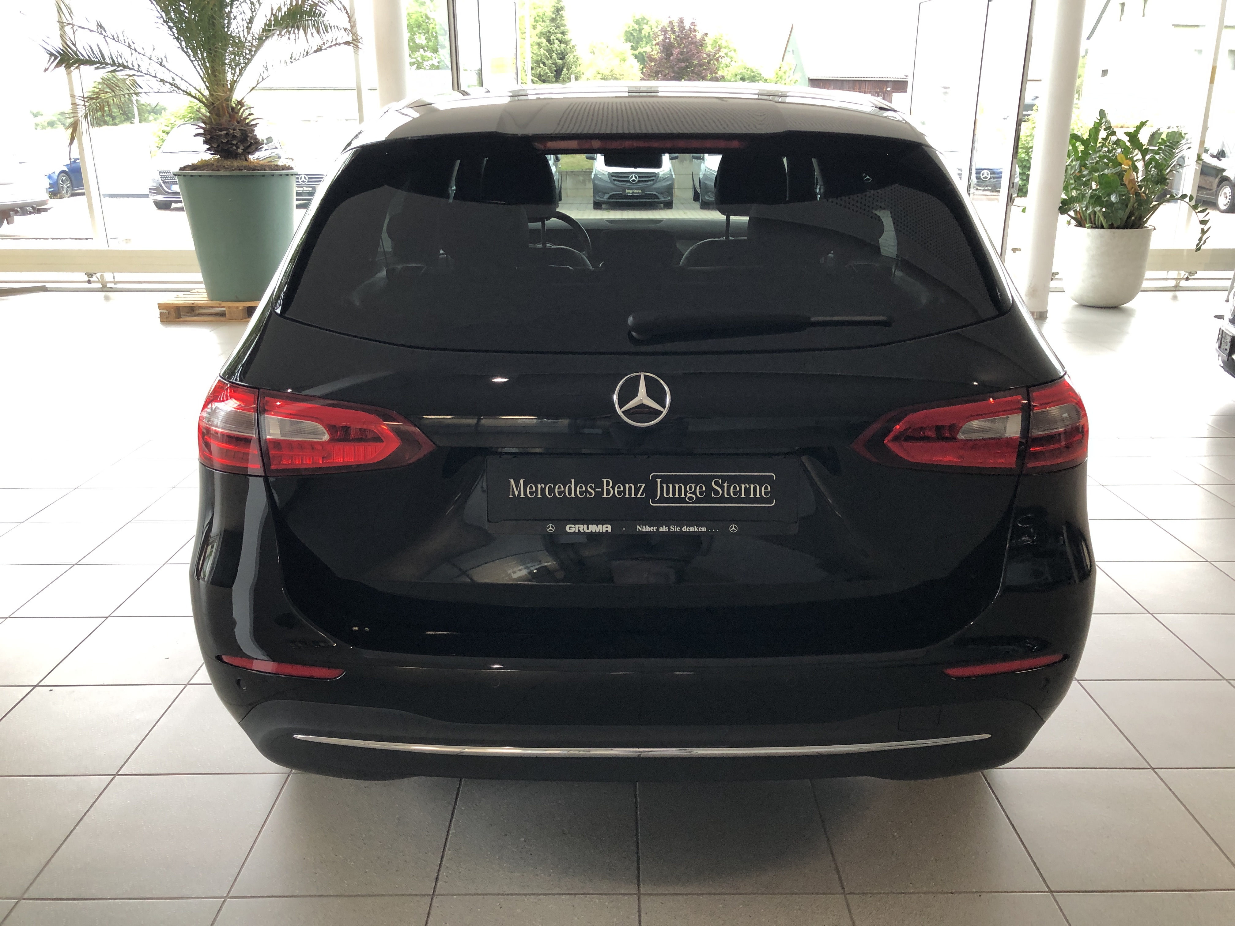 Mercedes-Benz B 180 