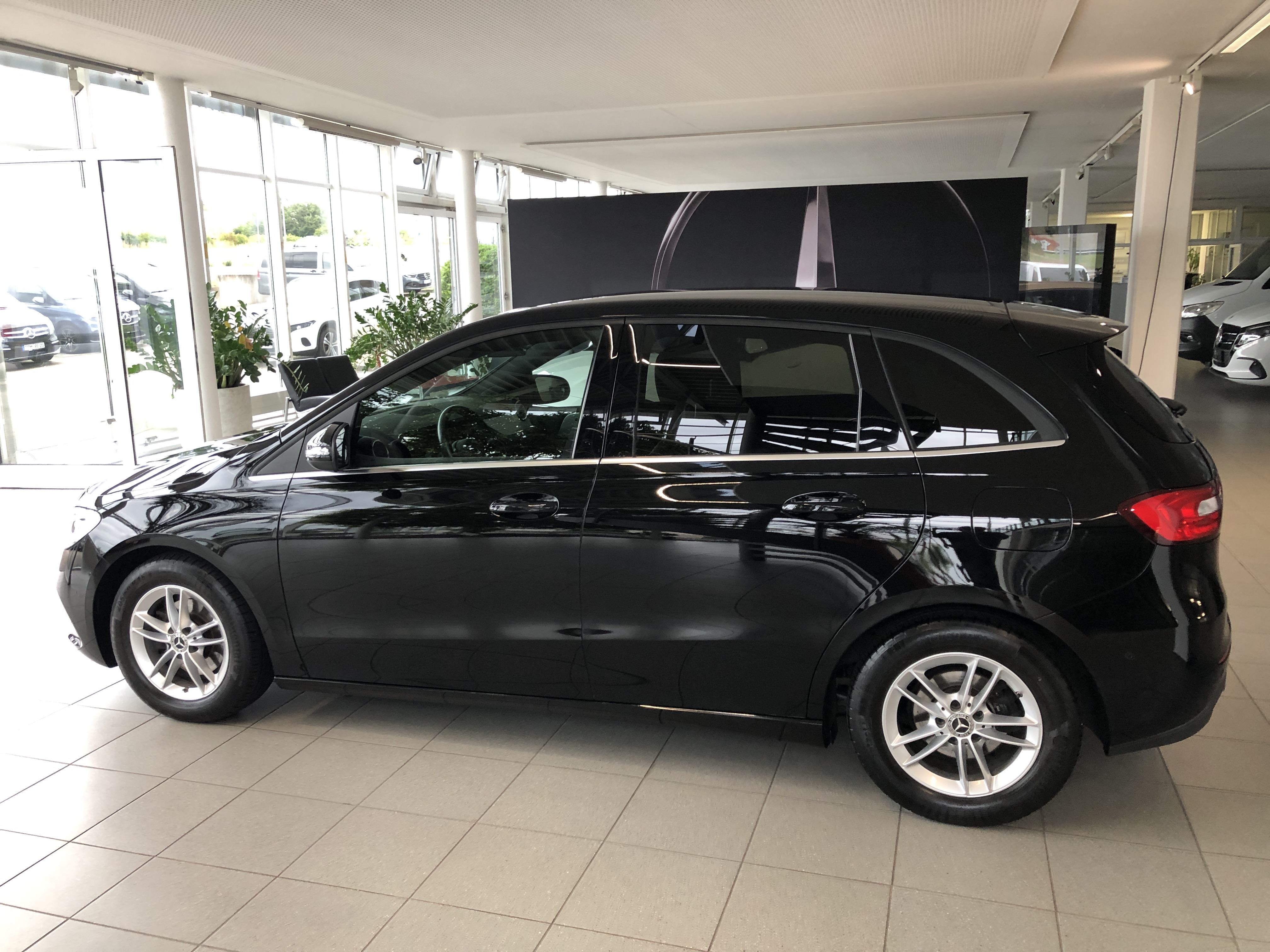 Mercedes-Benz B 180 