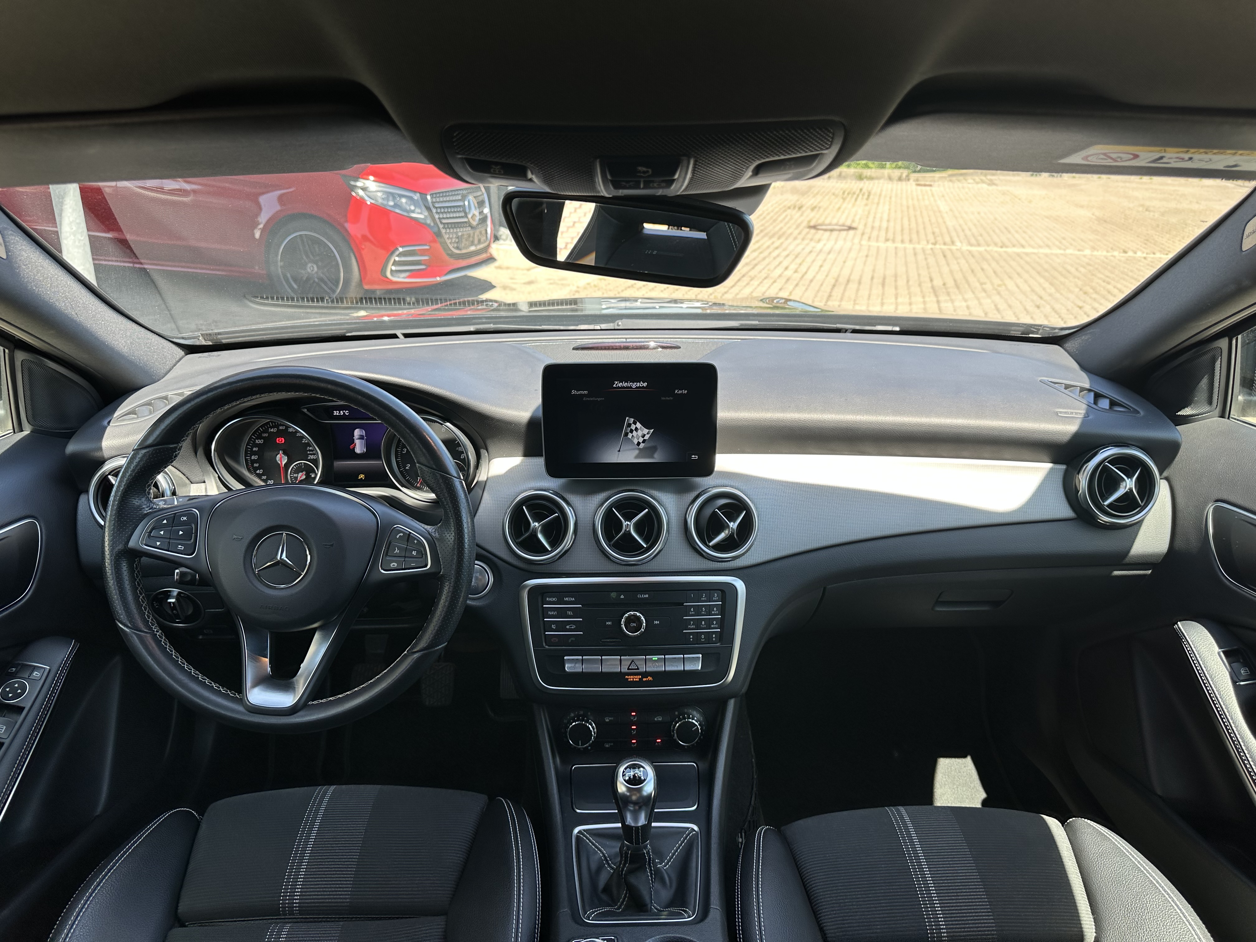 Mercedes-Benz GLA 180 