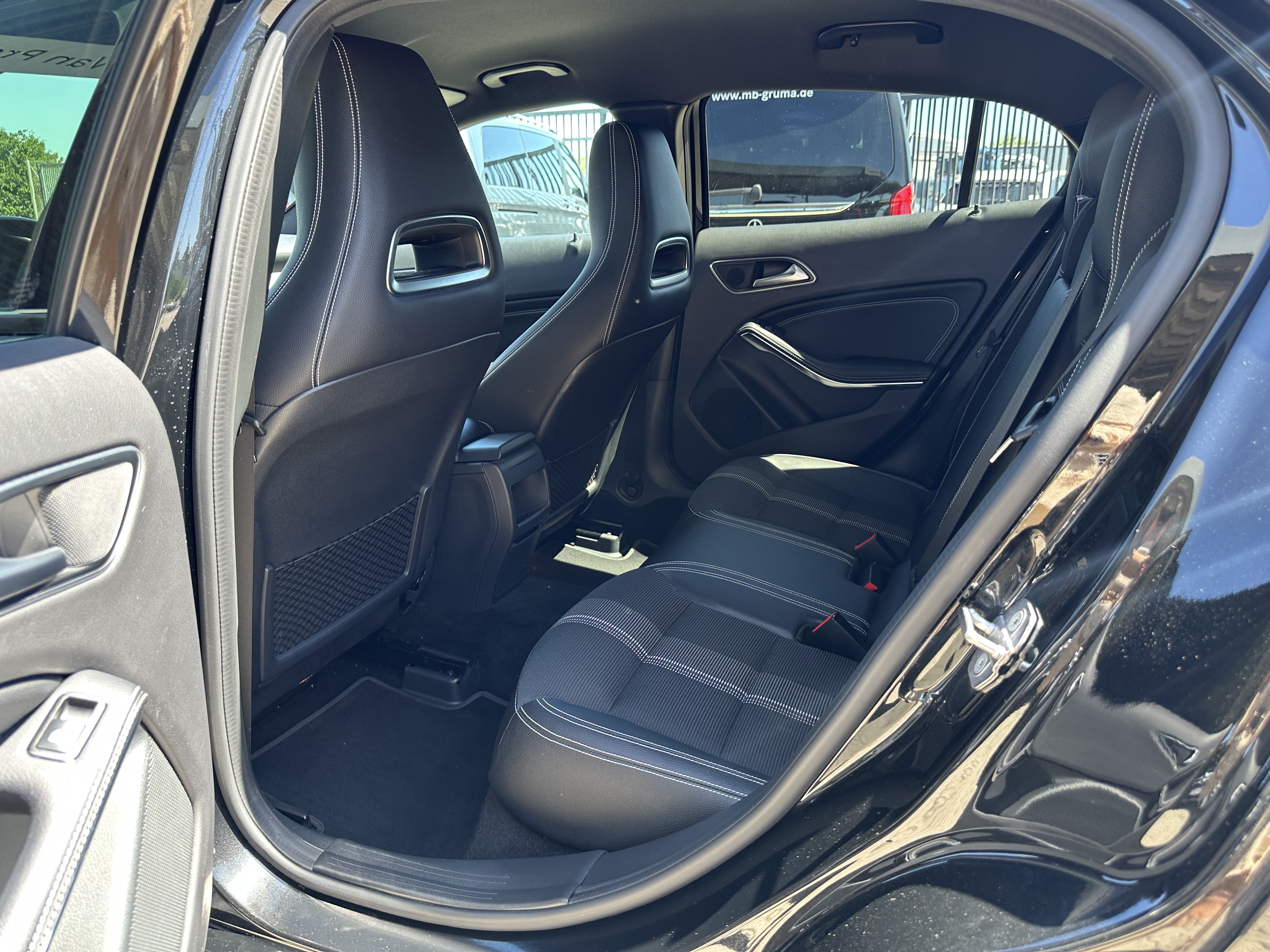 Mercedes-Benz GLA 180 