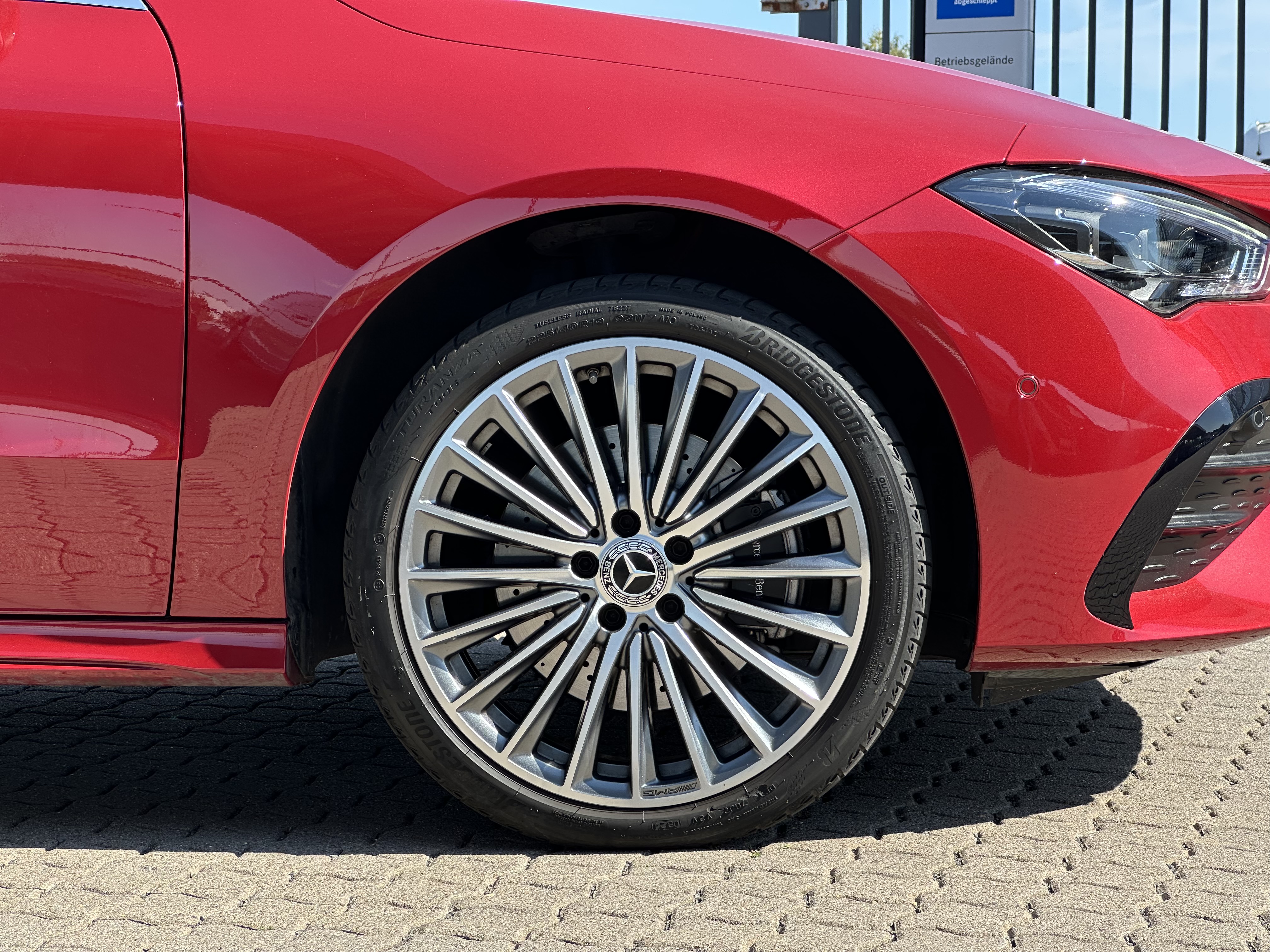 Mercedes-Benz CLA 250 e