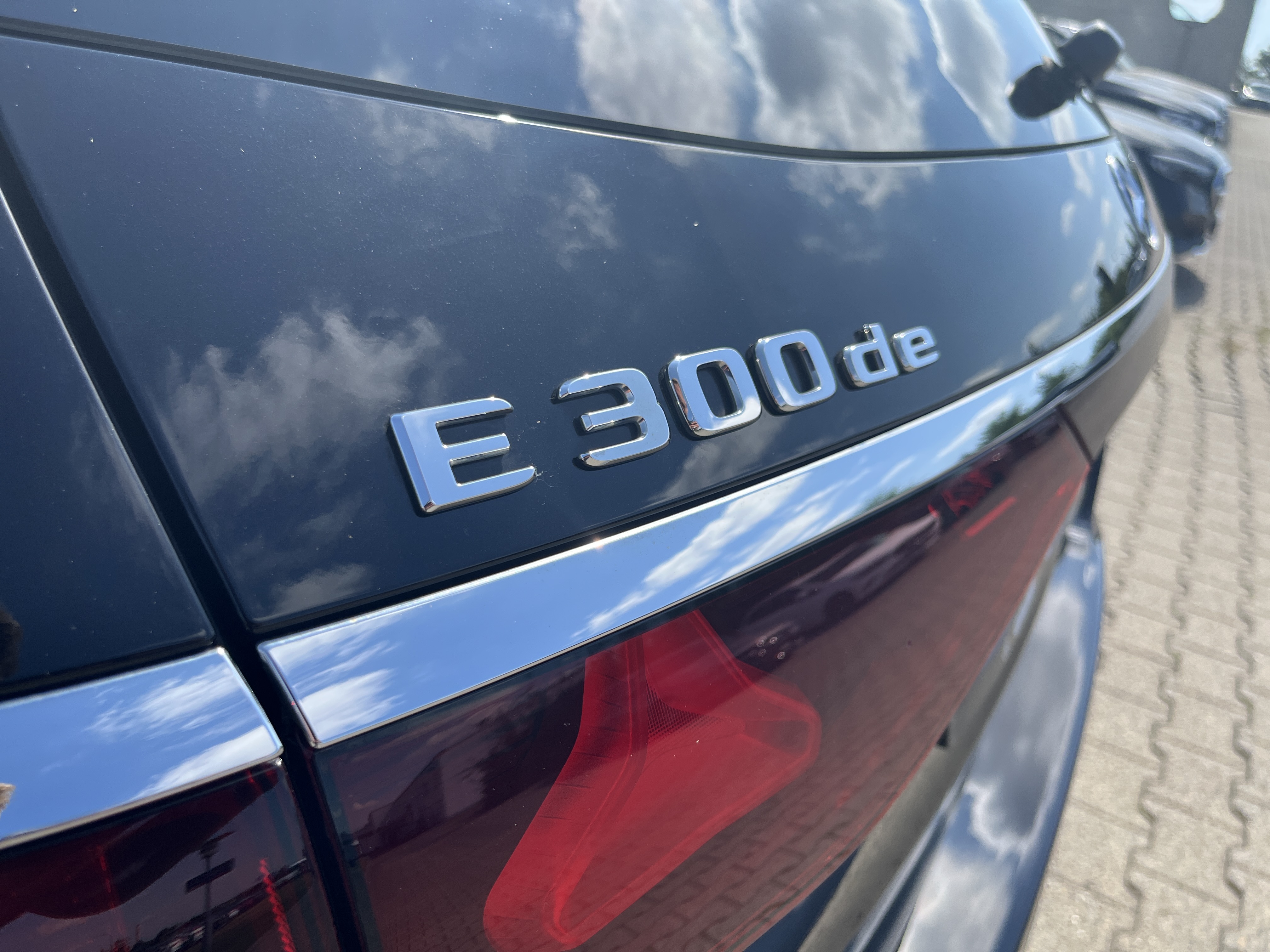 Mercedes-Benz E 300 de 4M T