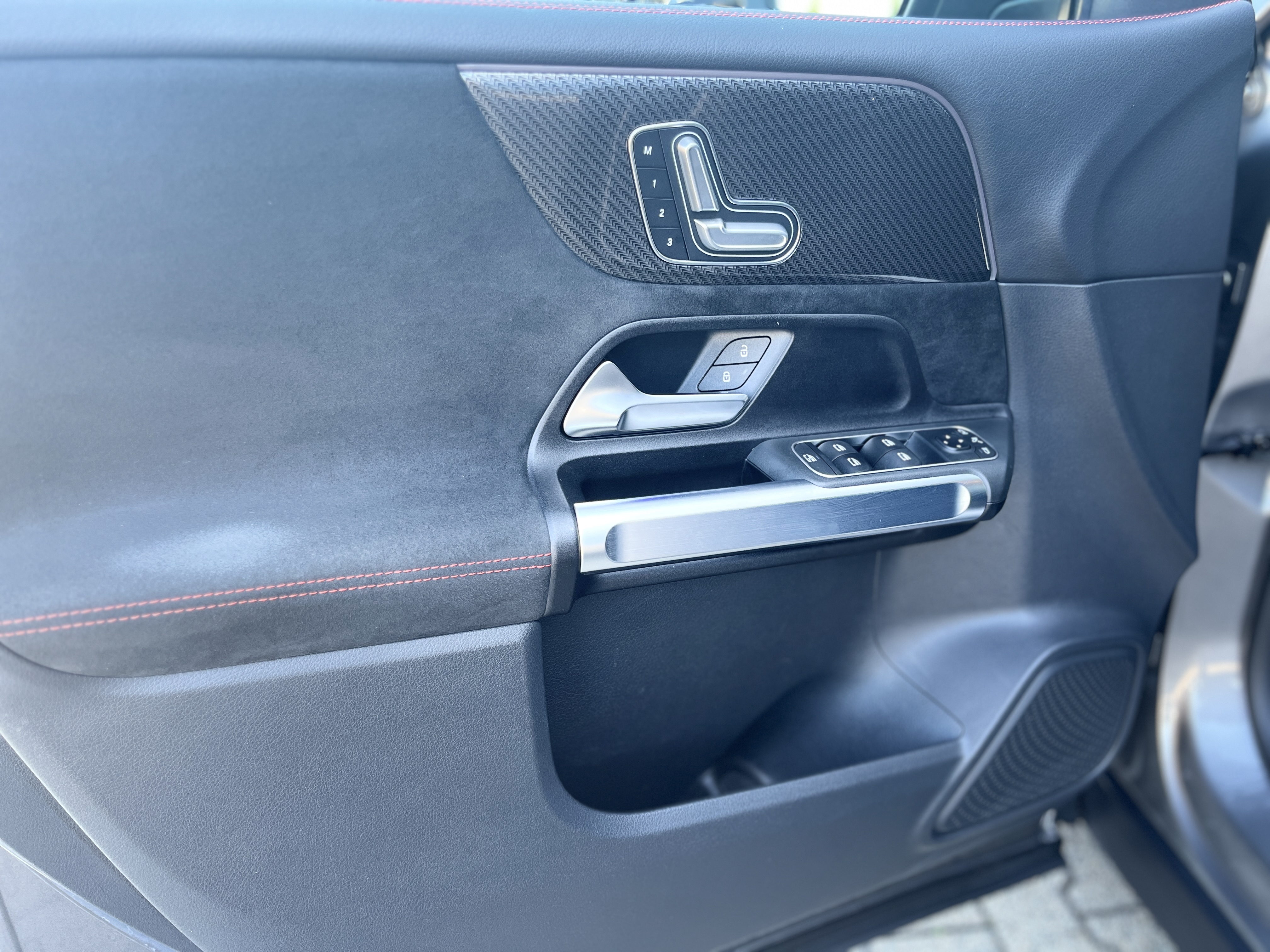 Mercedes-Benz GLB 200 d