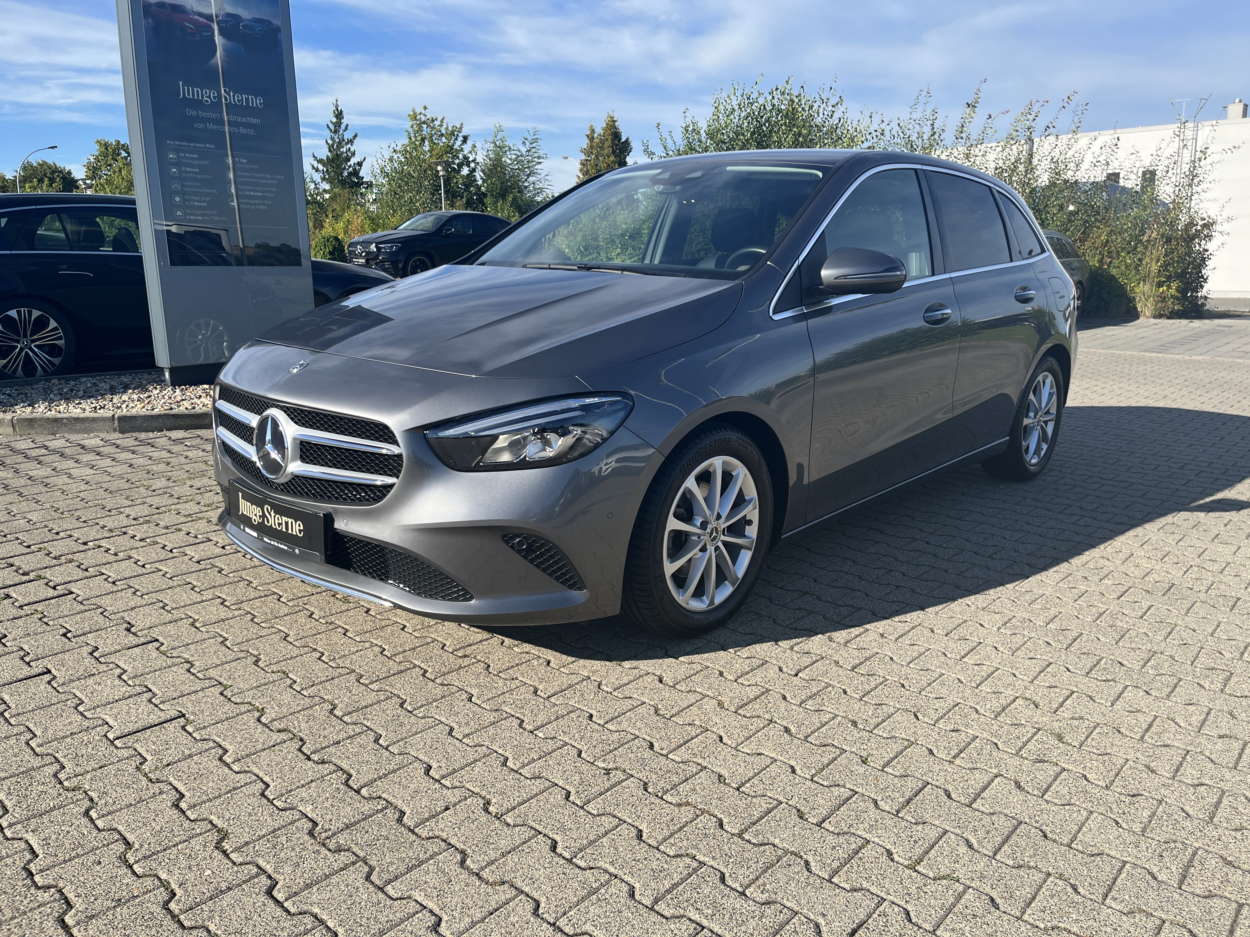 Mercedes-Benz B 180 