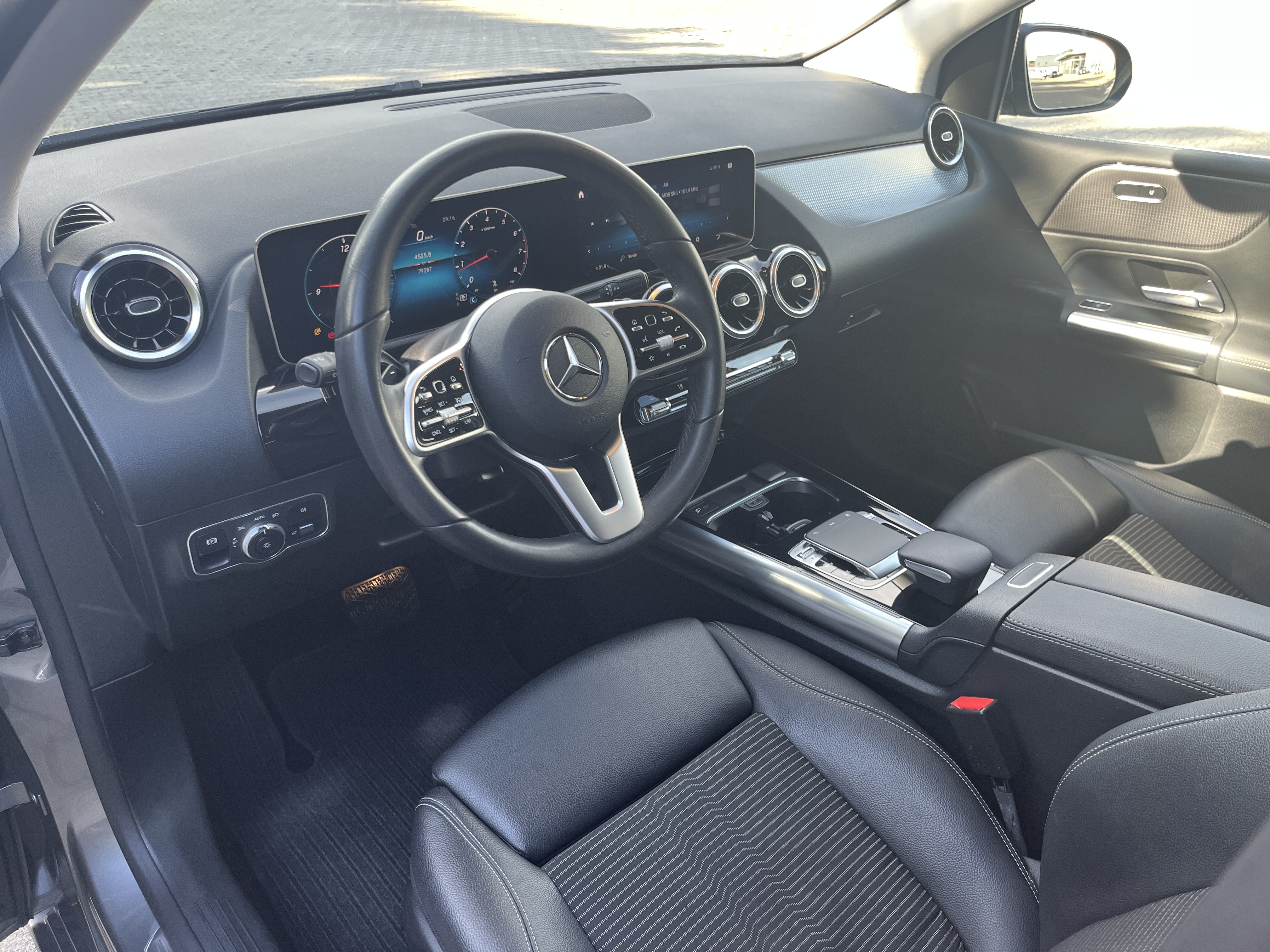 Mercedes-Benz B 180 