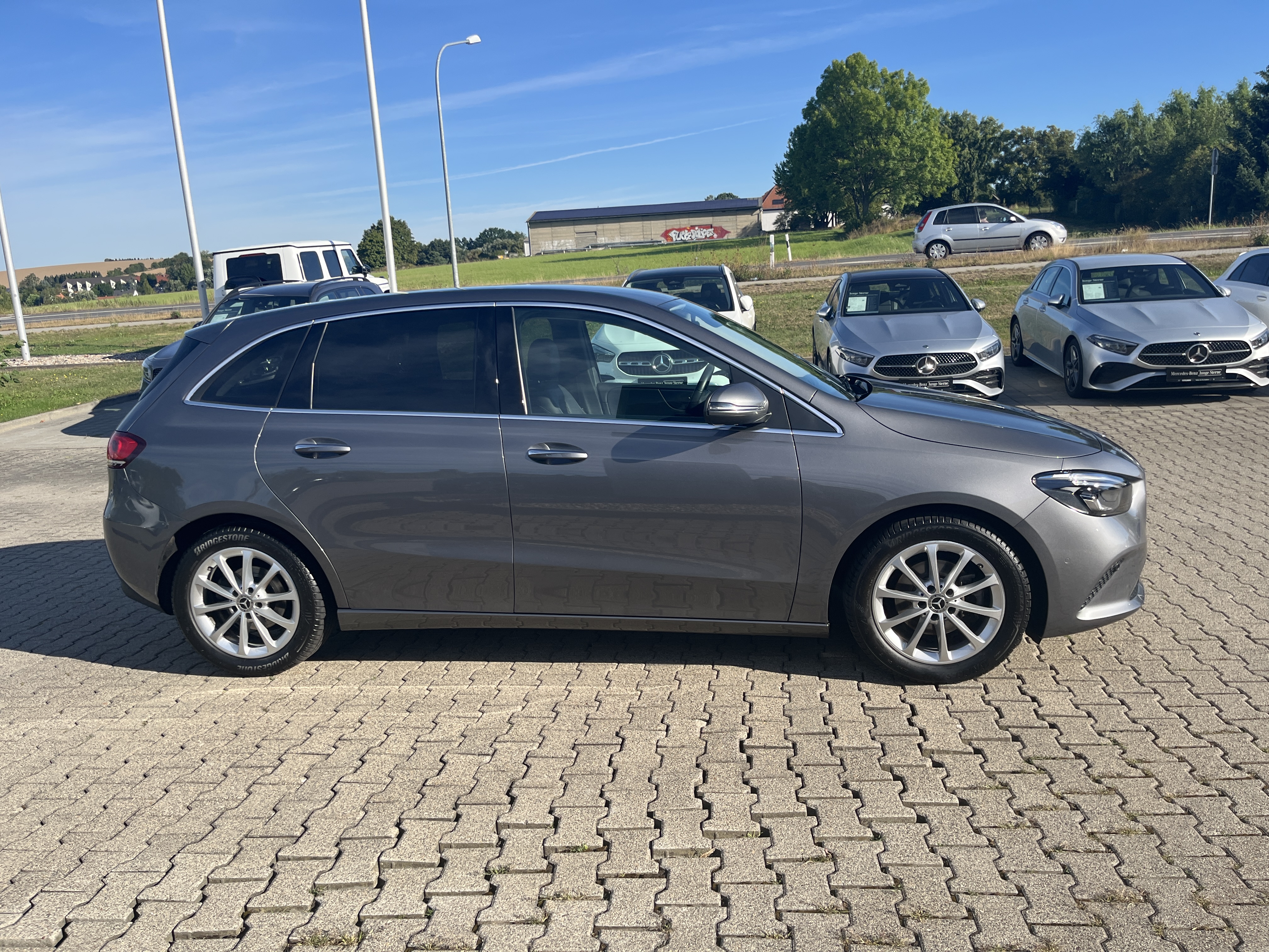 Mercedes-Benz B 180 