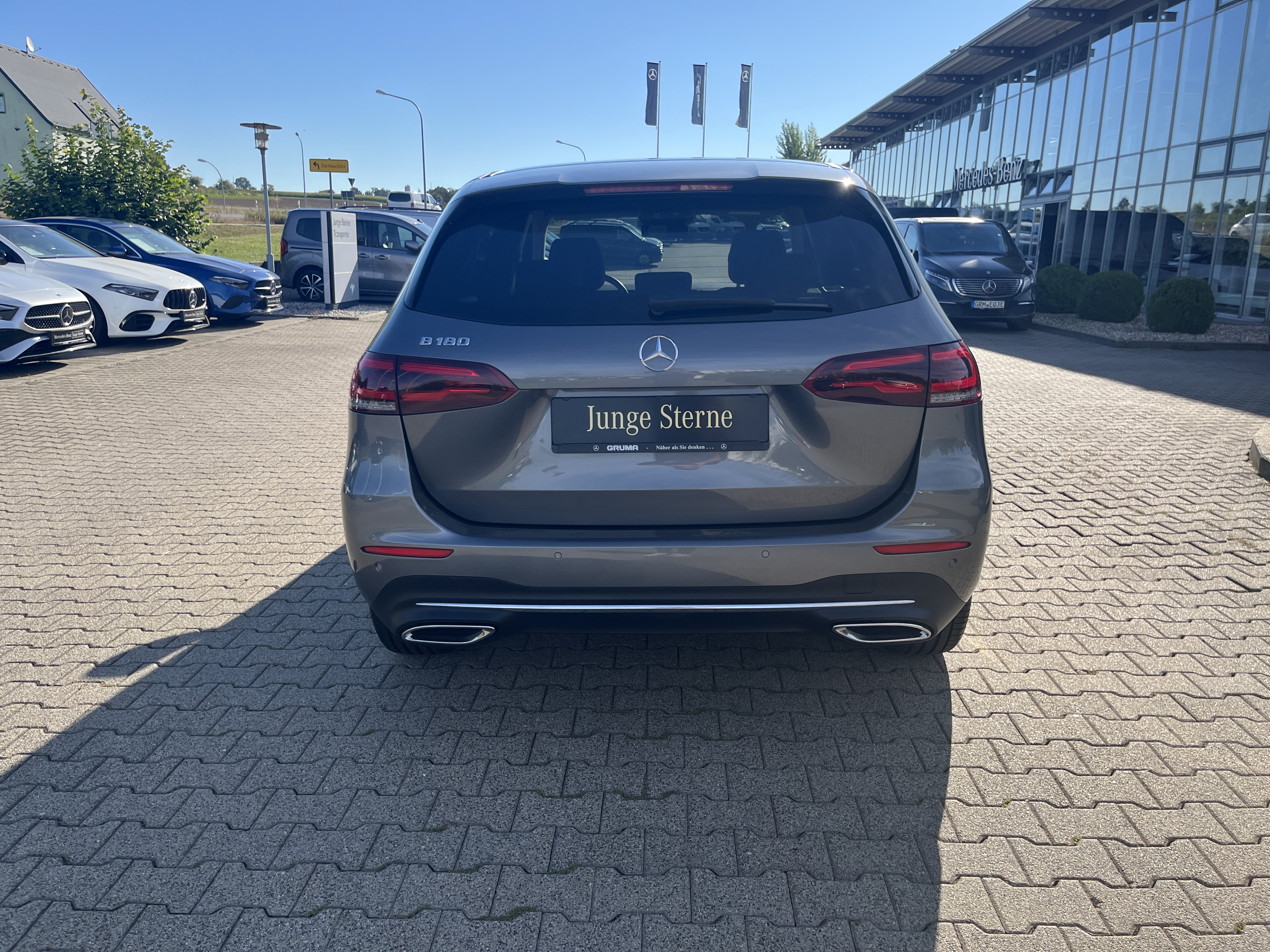 Mercedes-Benz B 180 