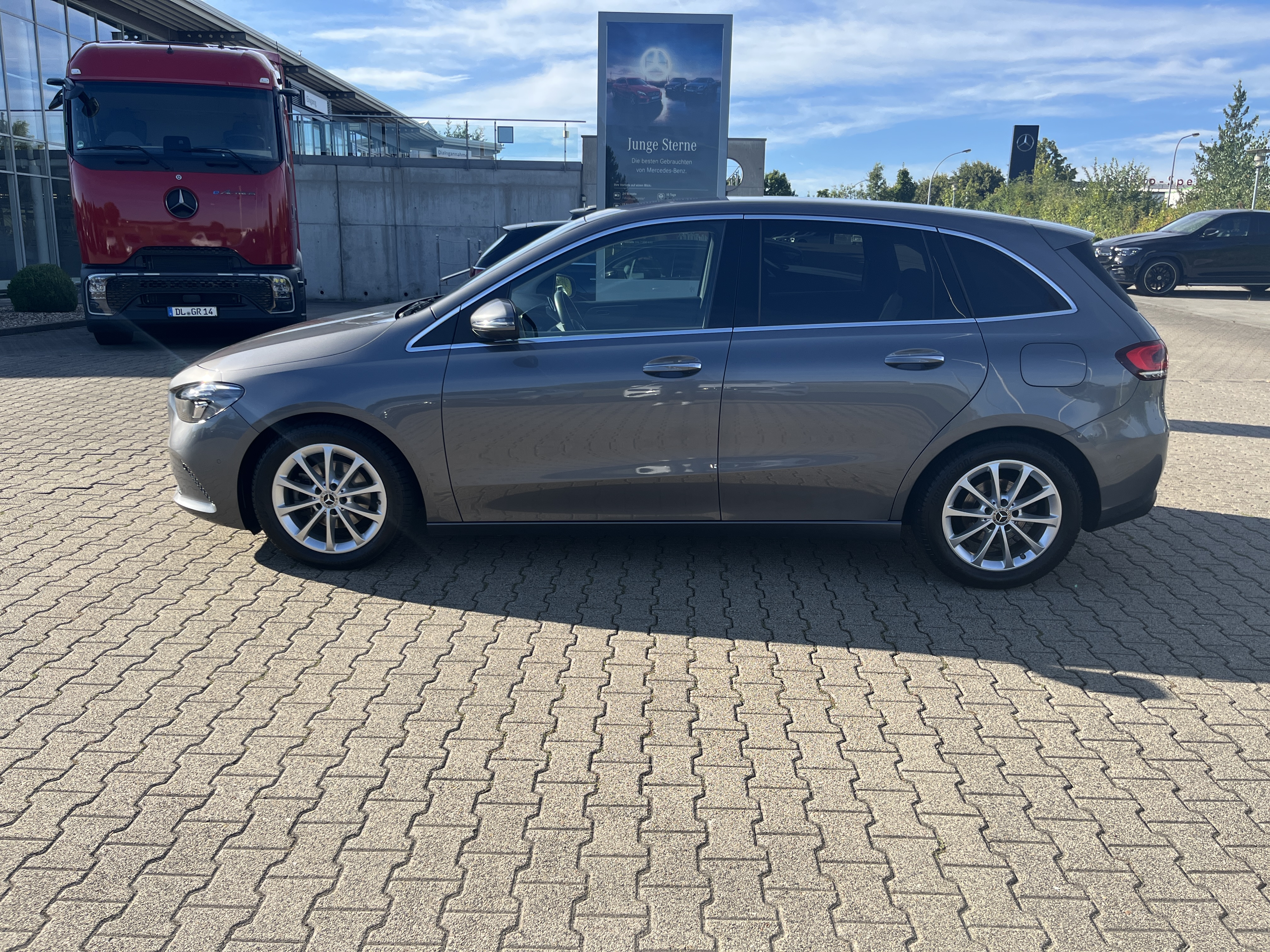 Mercedes-Benz B 180 