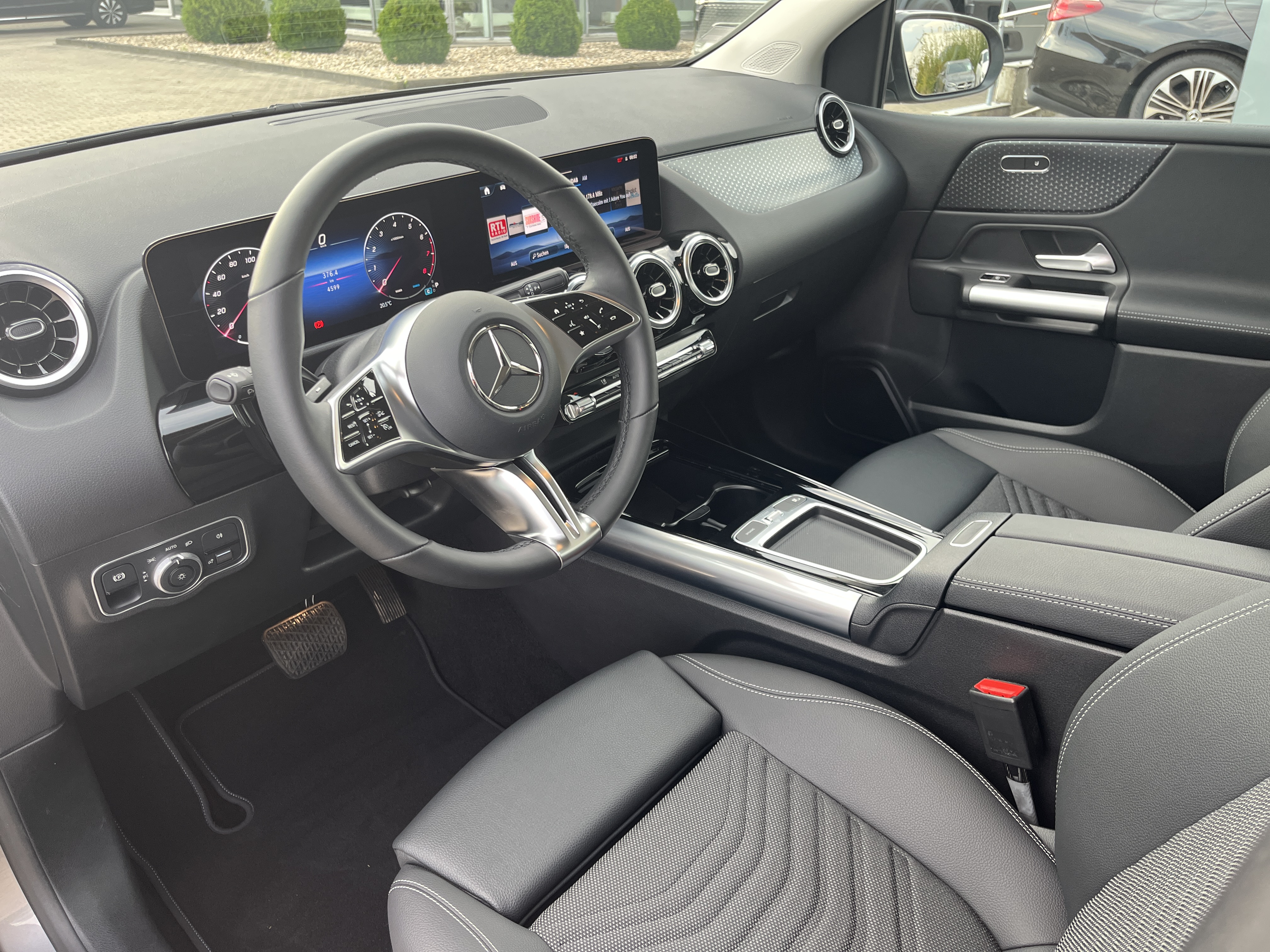 Mercedes-Benz B 180 