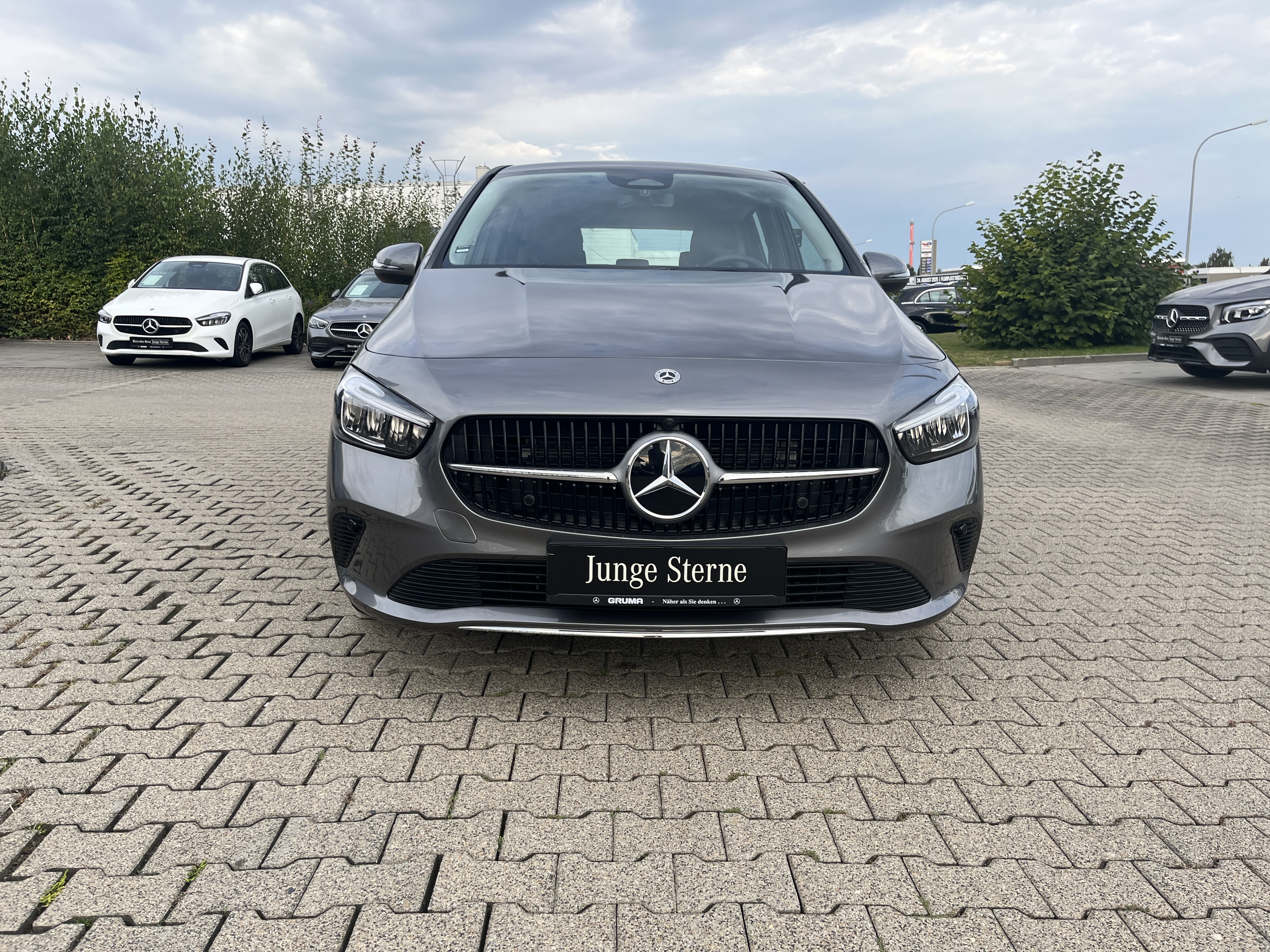 Mercedes-Benz B 180 