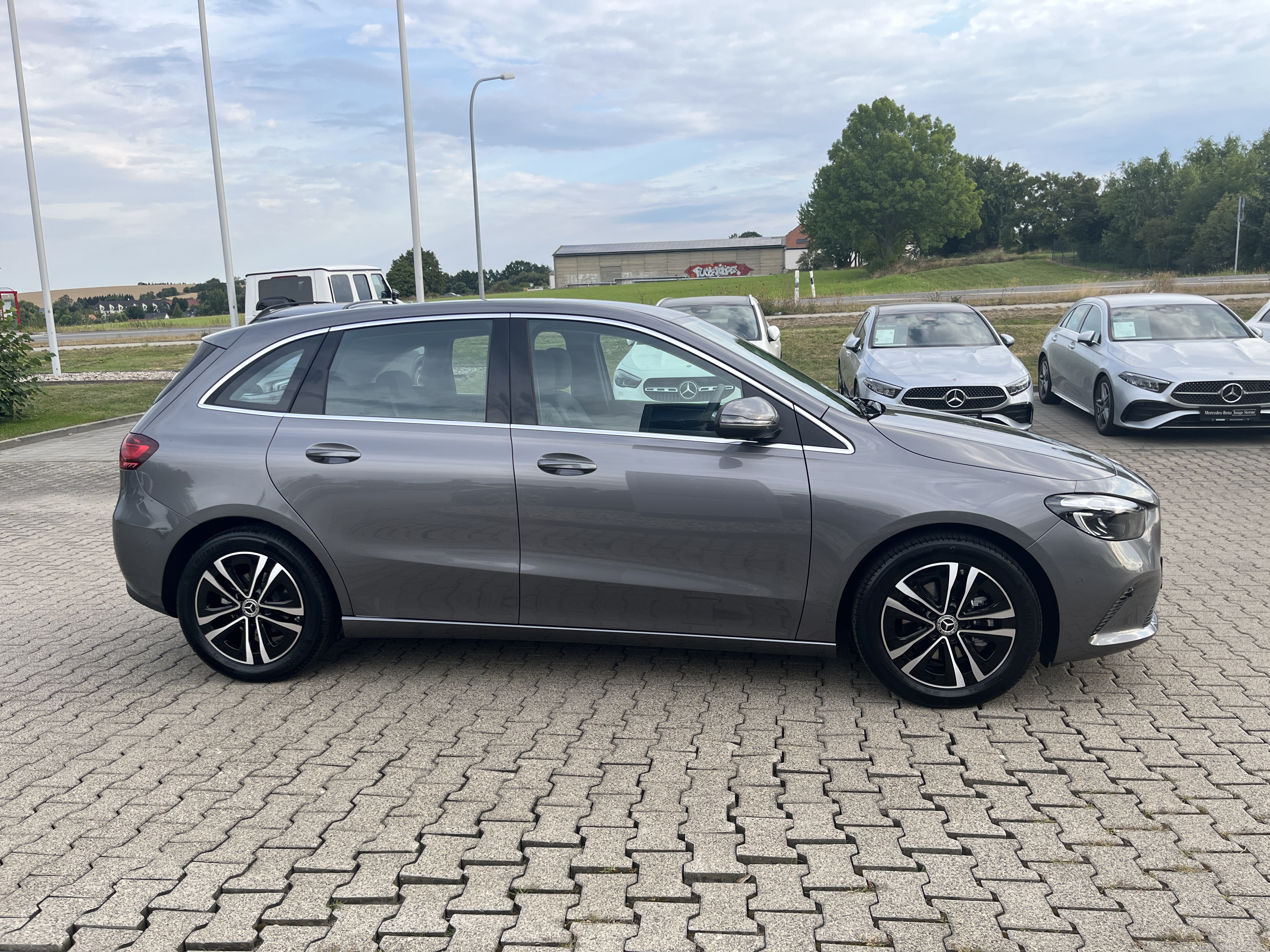 Mercedes-Benz B 180 