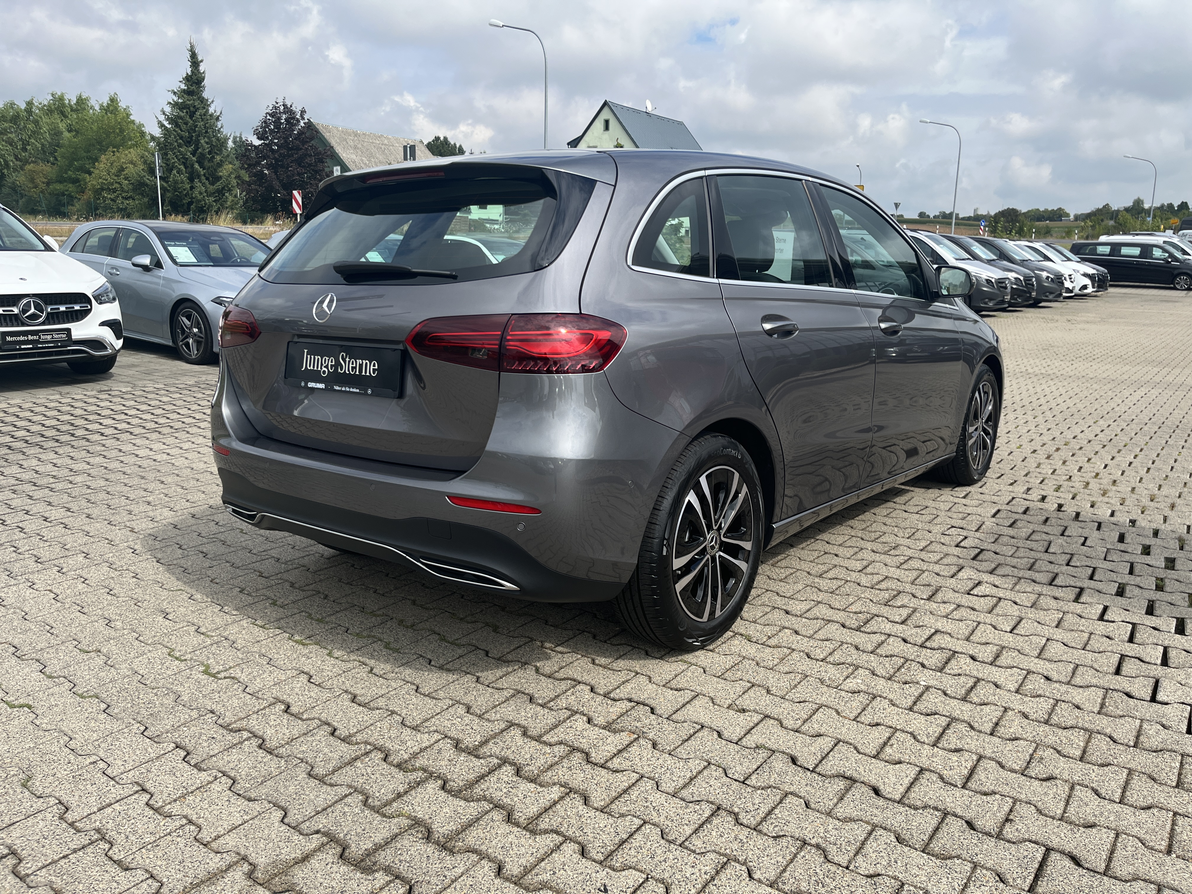 Mercedes-Benz B 180 
