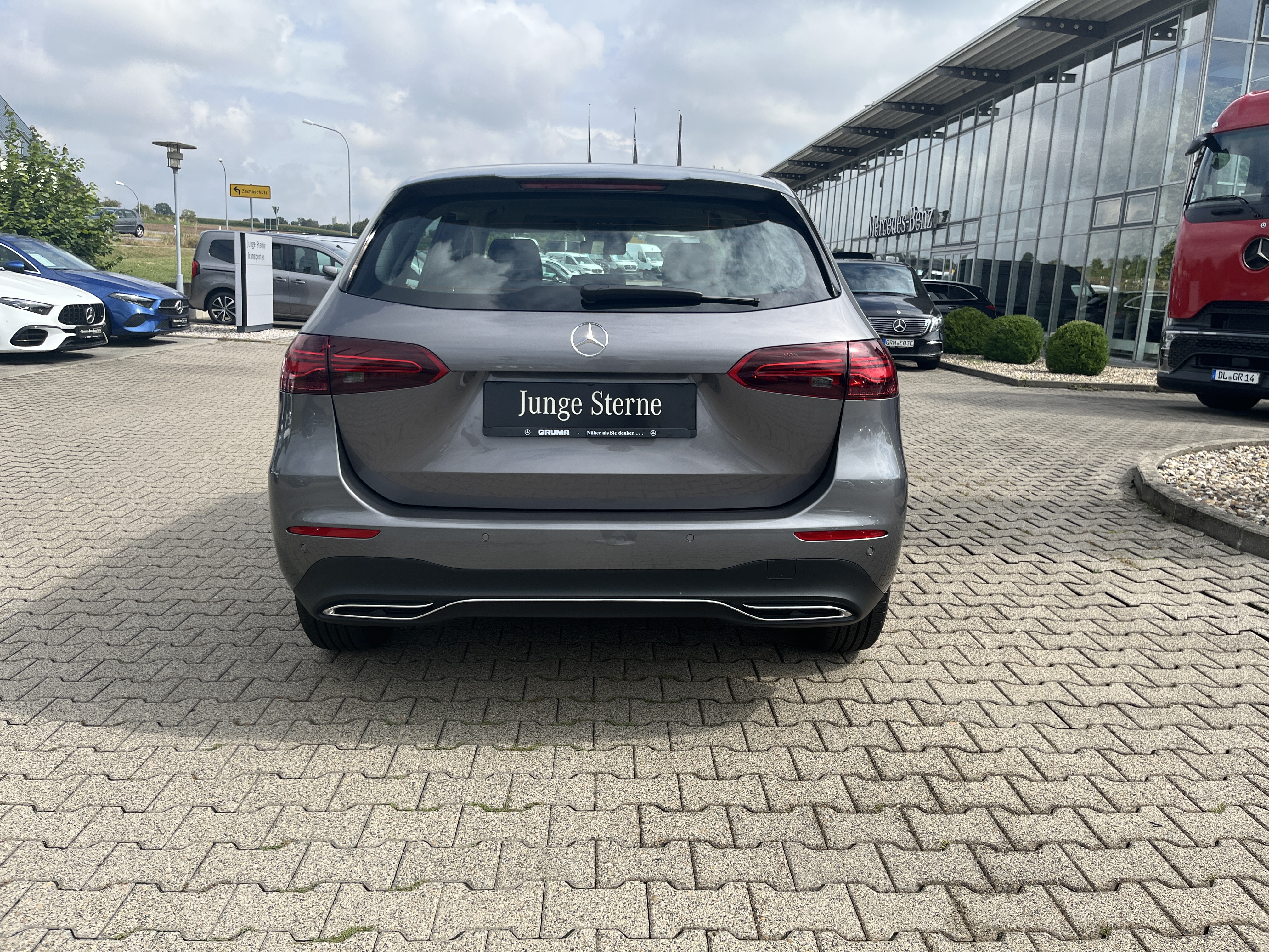 Mercedes-Benz B 180 