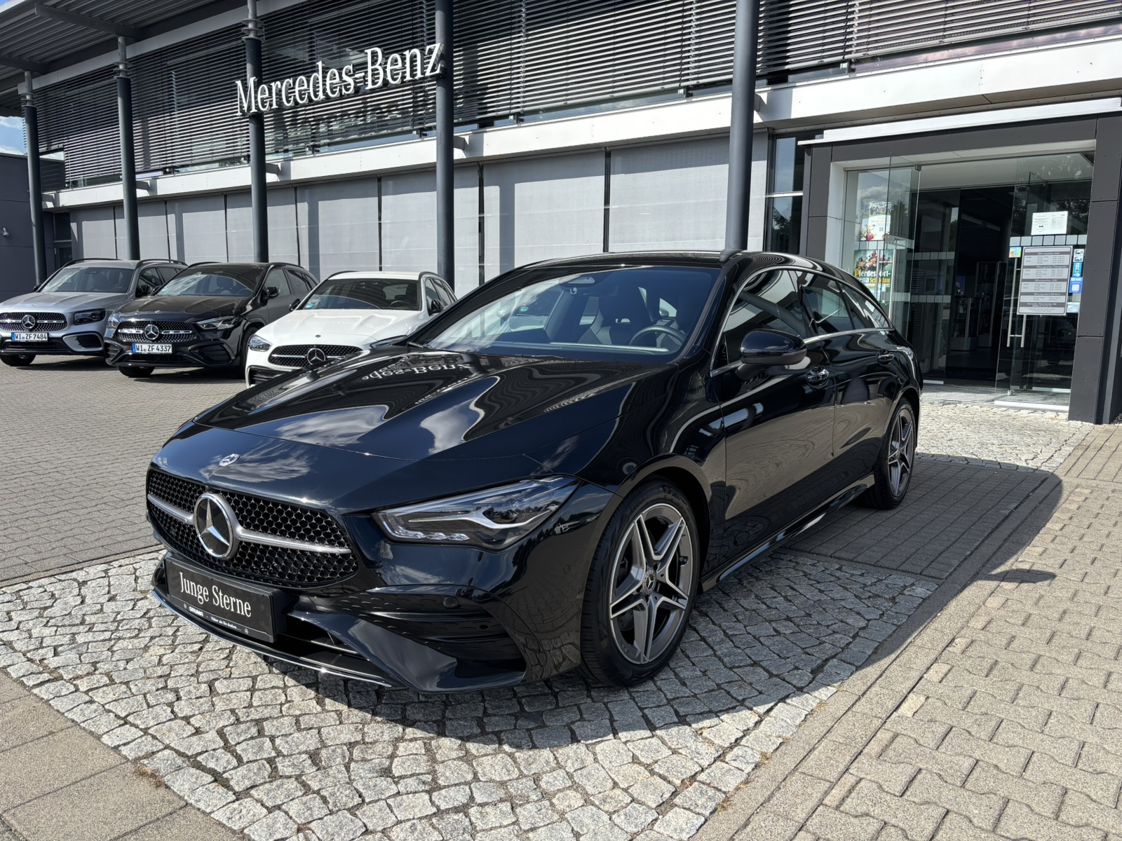 Mercedes-Benz CLA 200 Shooting Brake CLA 200 d SB Mercedes-Benz CLA 200 Shooting Brake CLA 200 d SB
