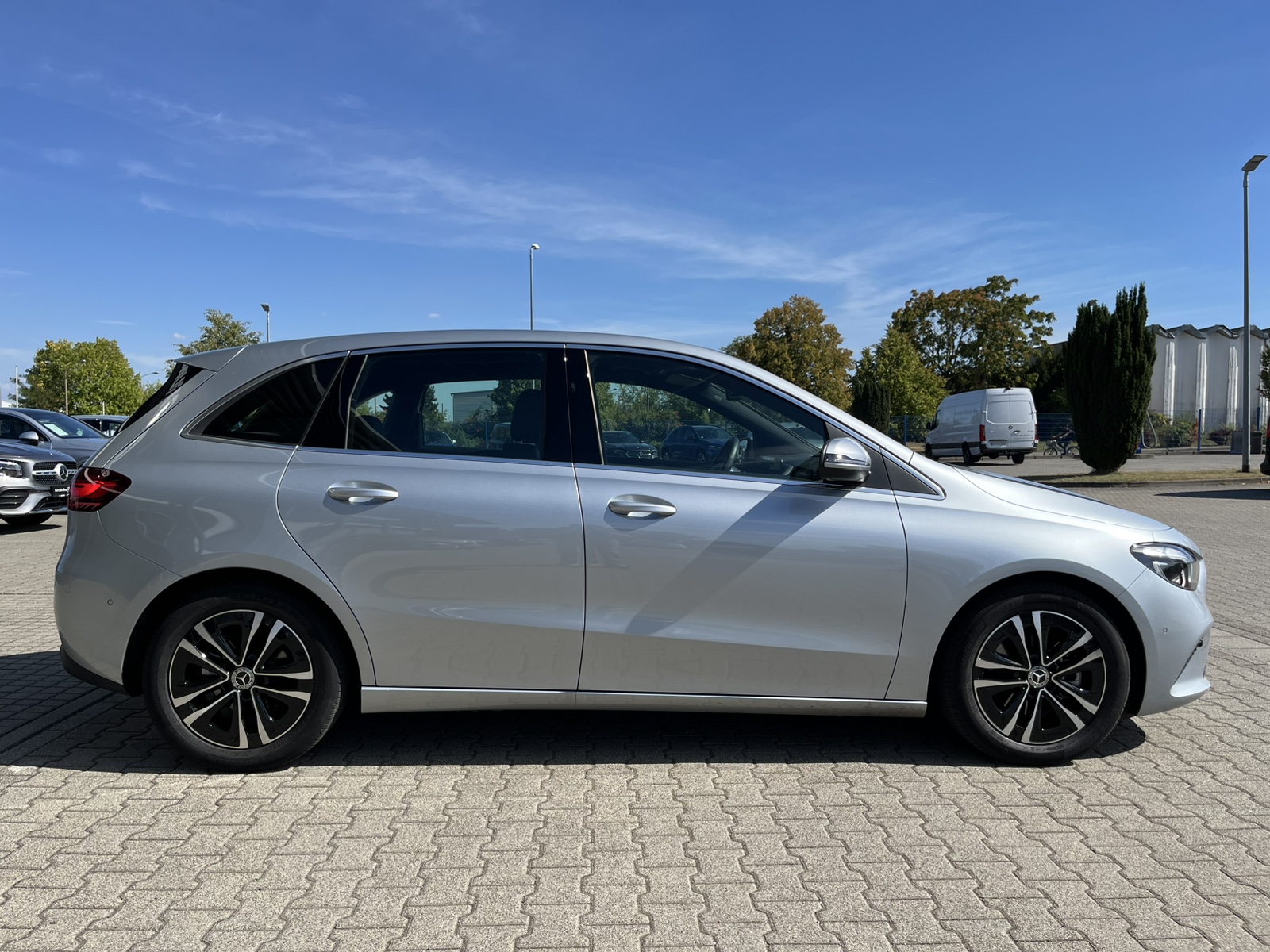 Mercedes-Benz B 180 