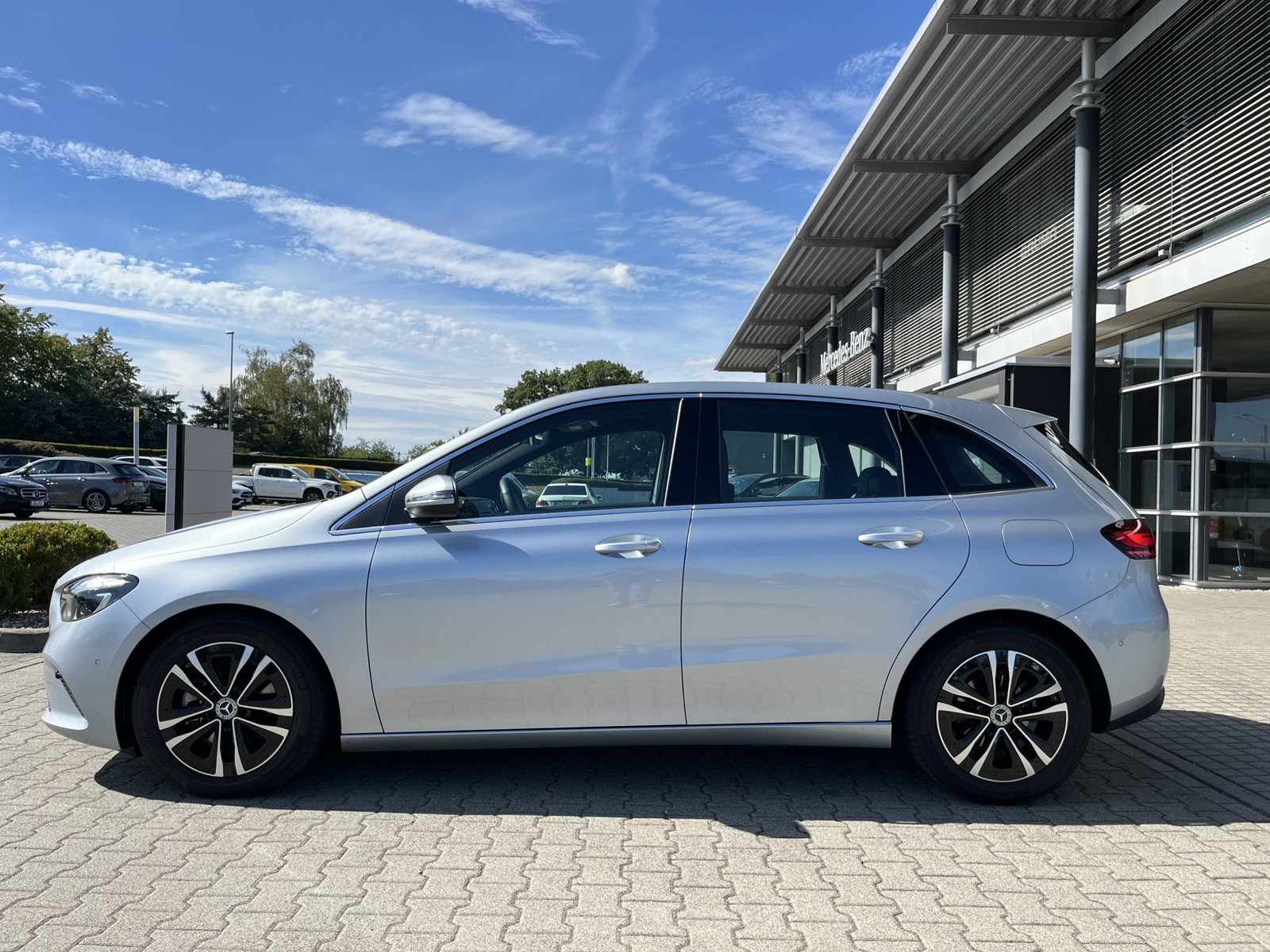 Mercedes-Benz B 180 