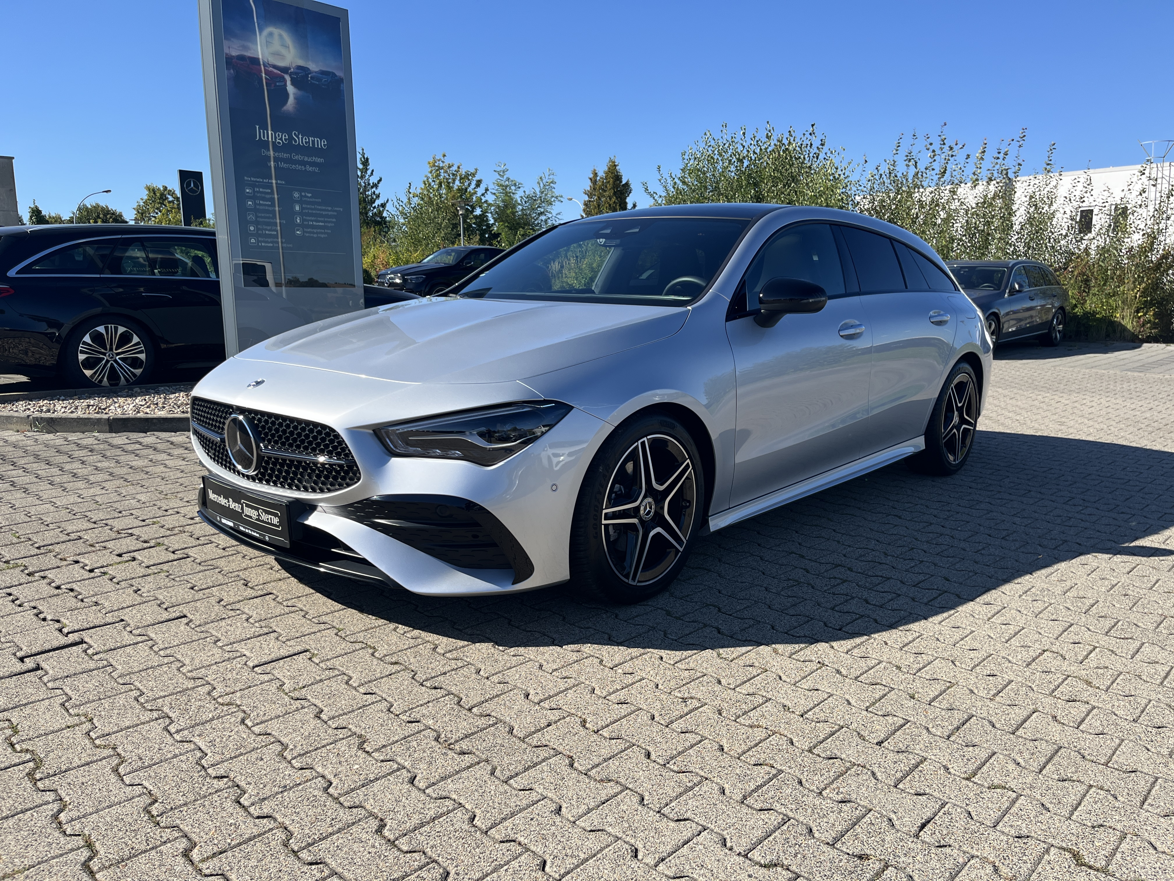 Mercedes-Benz CLA 180 Shooting Brake CLA 180 SB Mercedes-Benz CLA 180 Shooting Brake CLA 180 SB