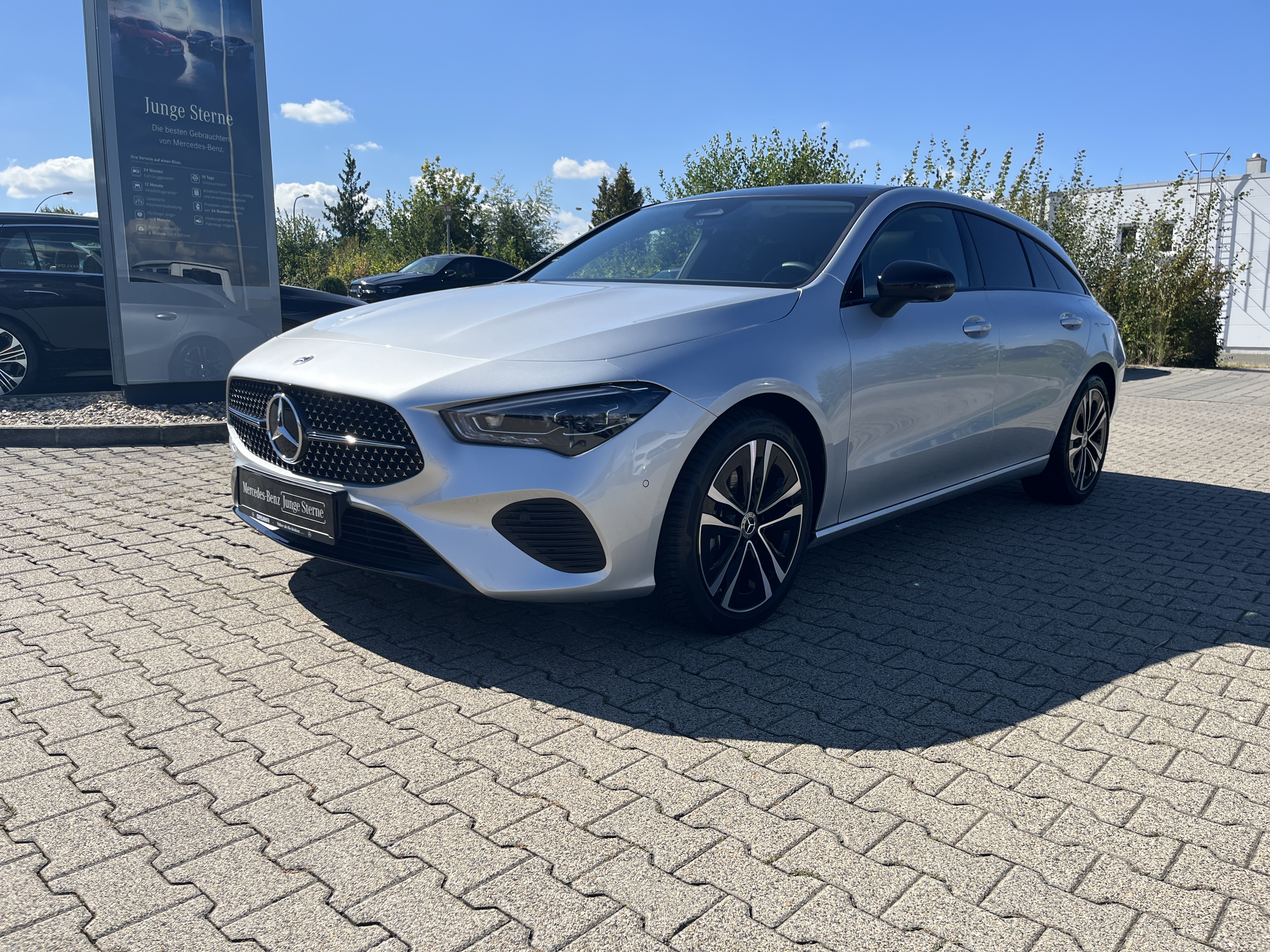 Mercedes-Benz CLA 180 Shooting Brake CLA 180 SB Mercedes-Benz CLA 180 Shooting Brake CLA 180 SB