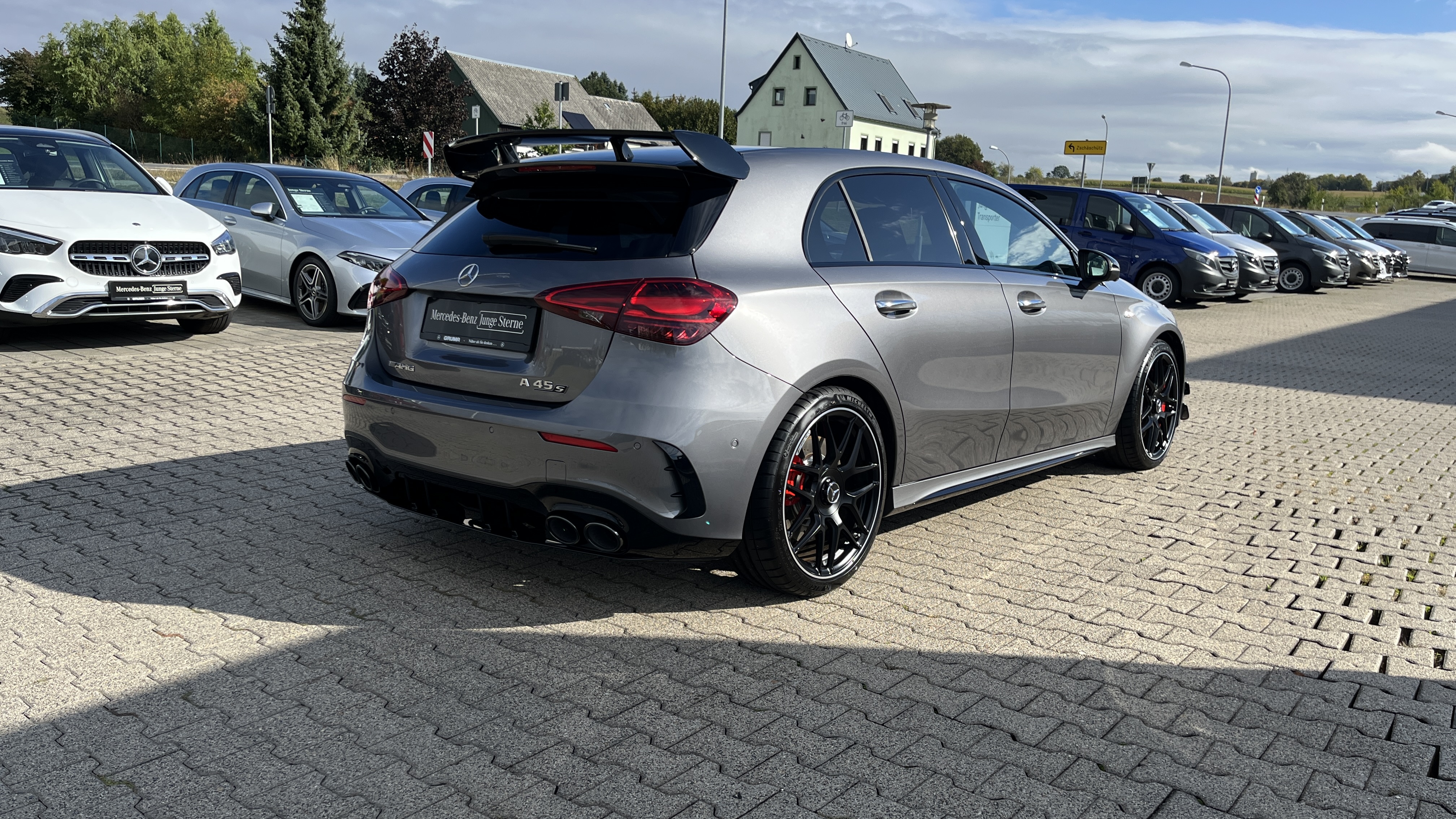 Mercedes-Benz A 45 AMG Mercedes-AMG A 45 S 4M+