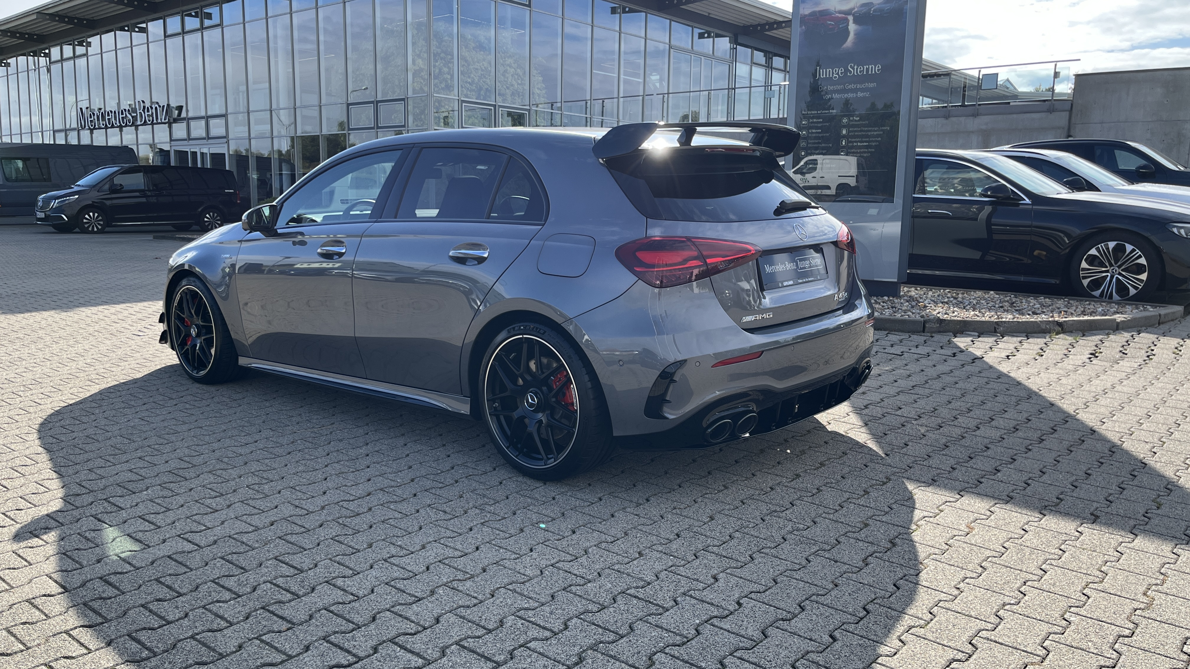 Mercedes-Benz A 45 AMG Mercedes-AMG A 45 S 4M+
