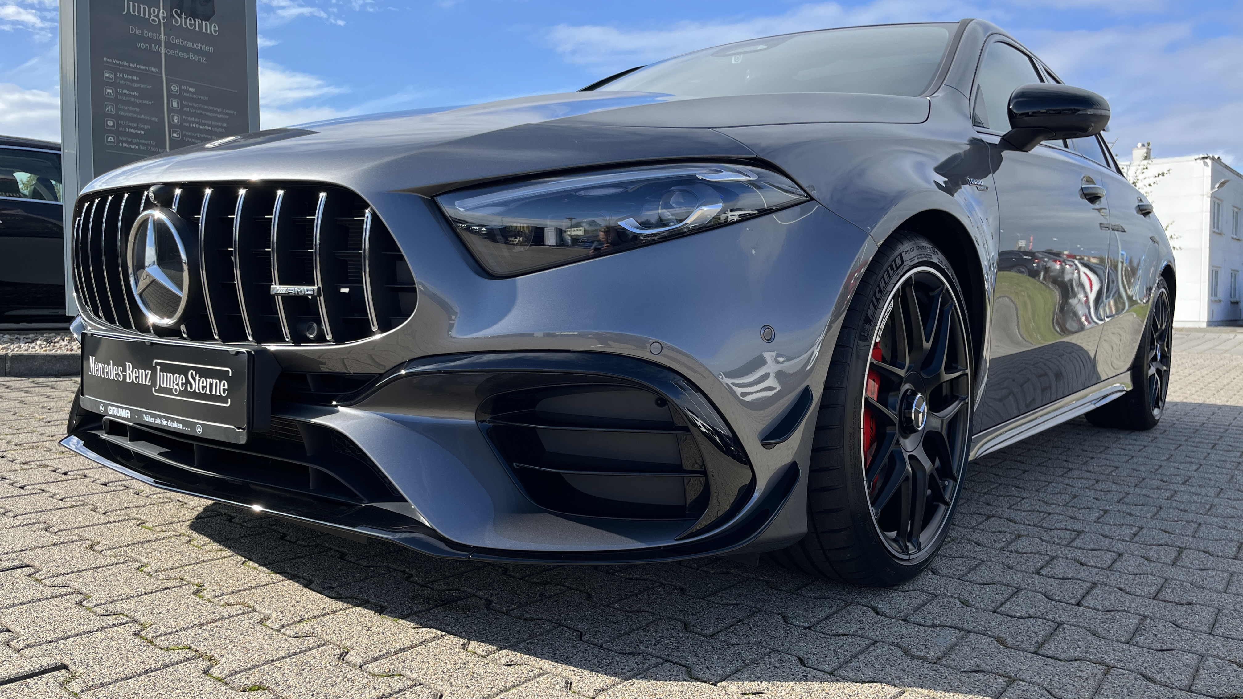 Mercedes-Benz A 45 AMG Mercedes-AMG A 45 S 4M+